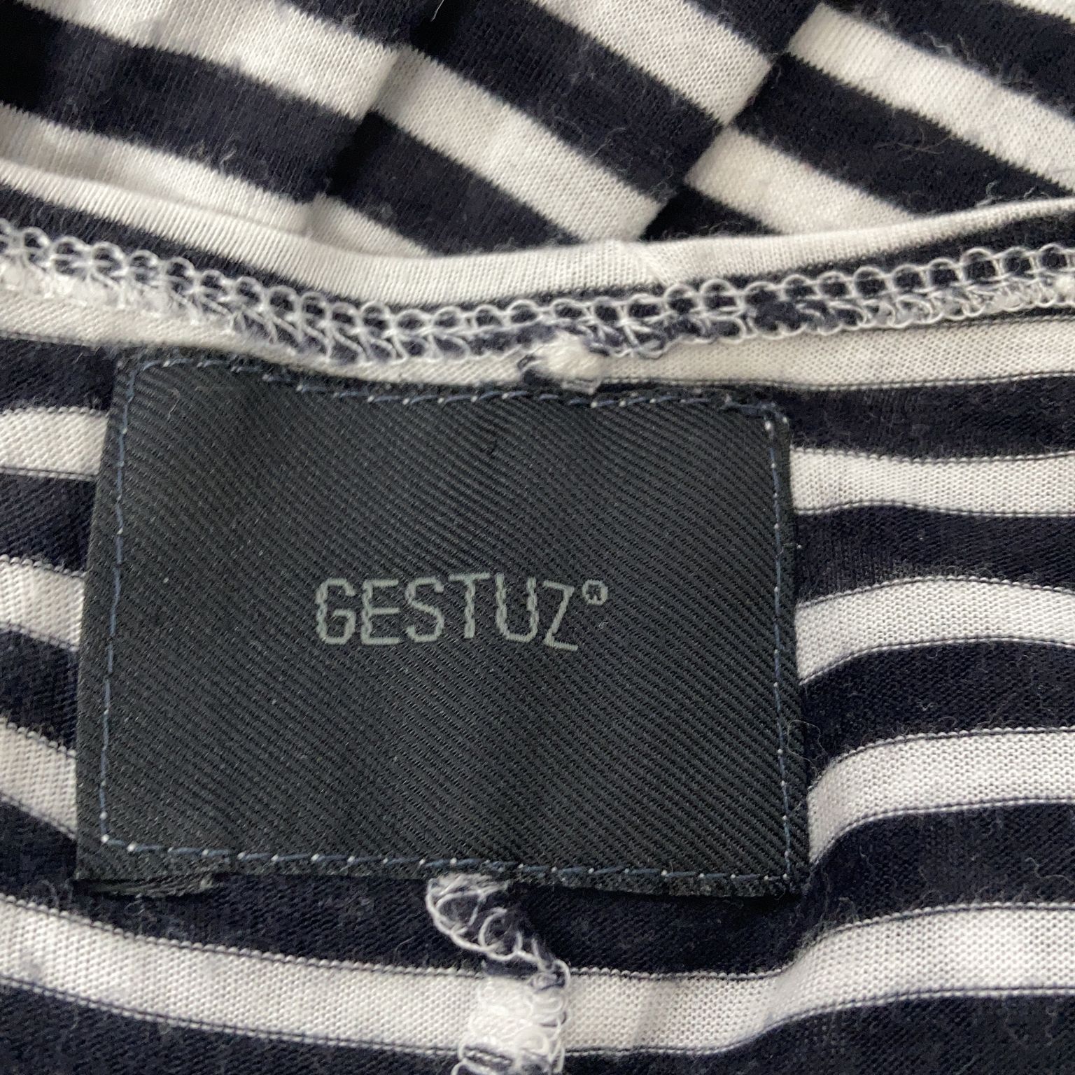 Gestuz