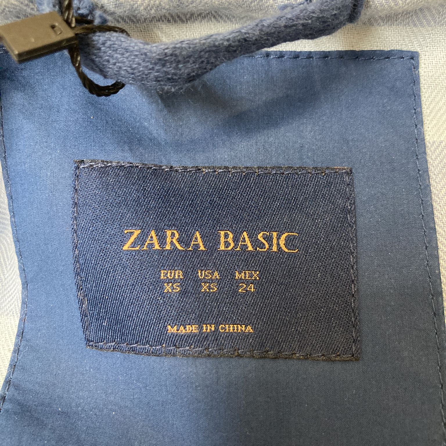 Zara Basic