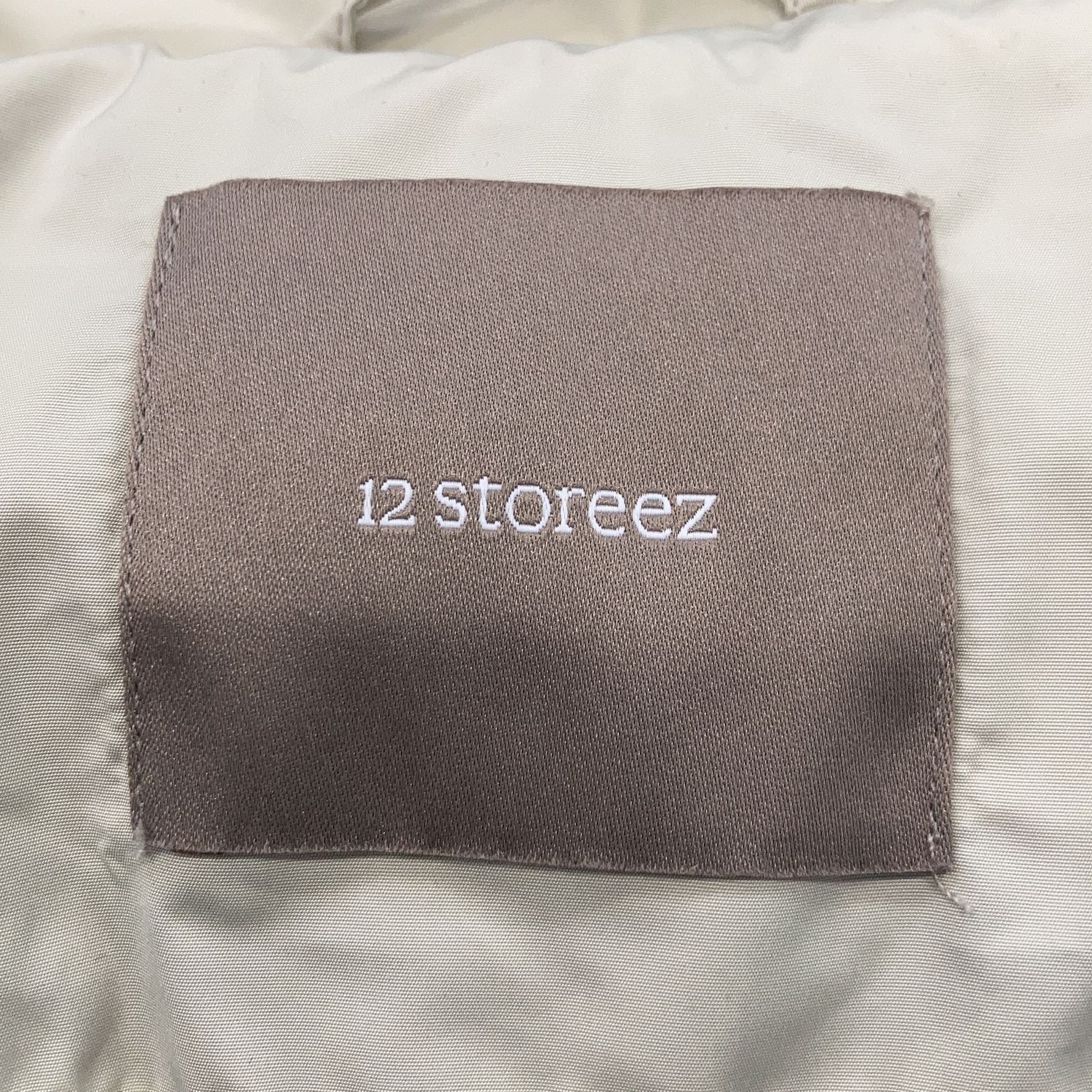 12Storeez