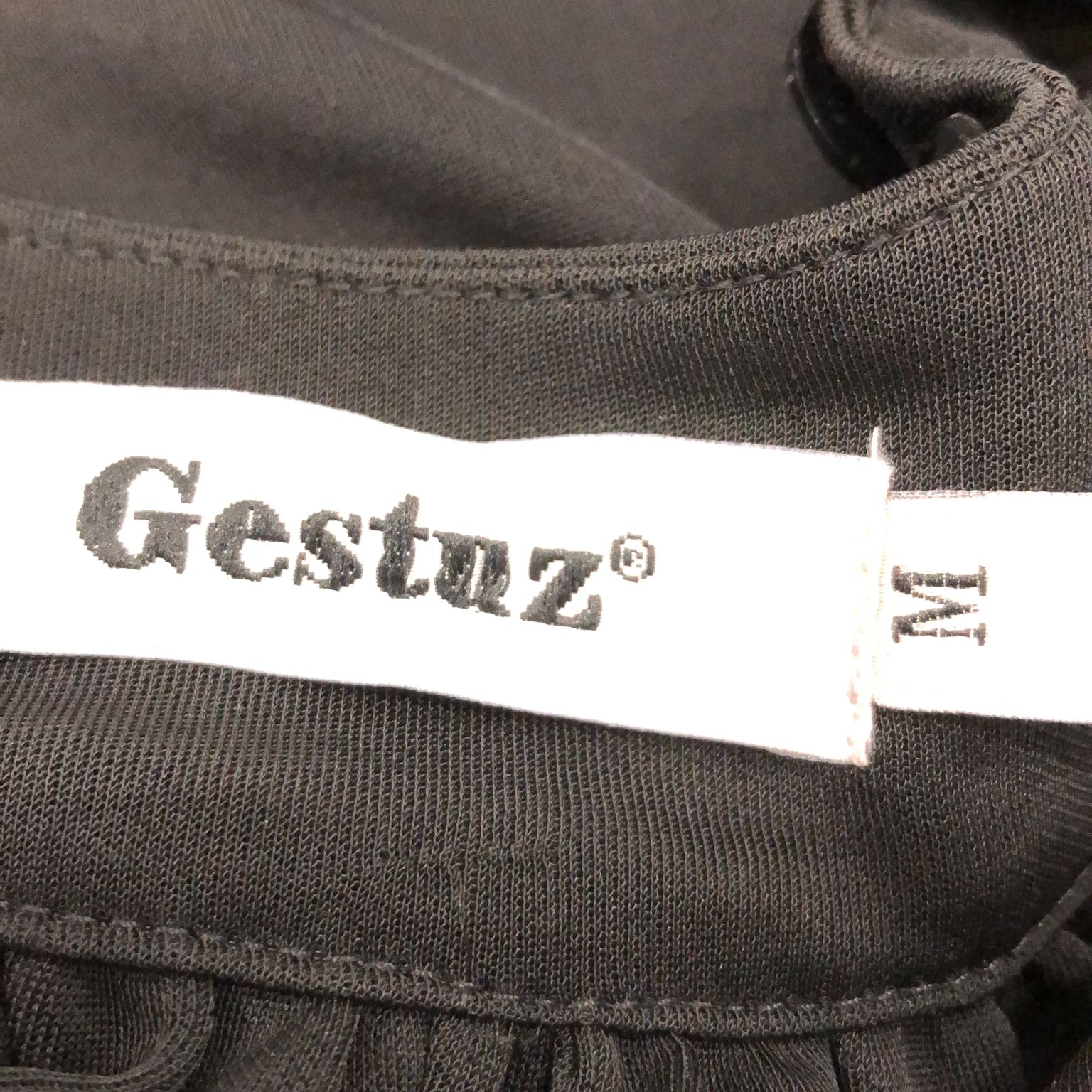 Gestuz