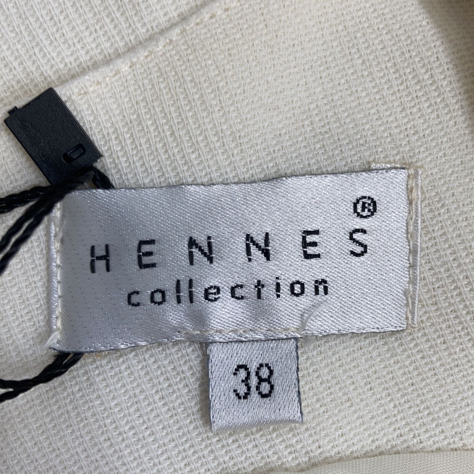 Hennes Collection