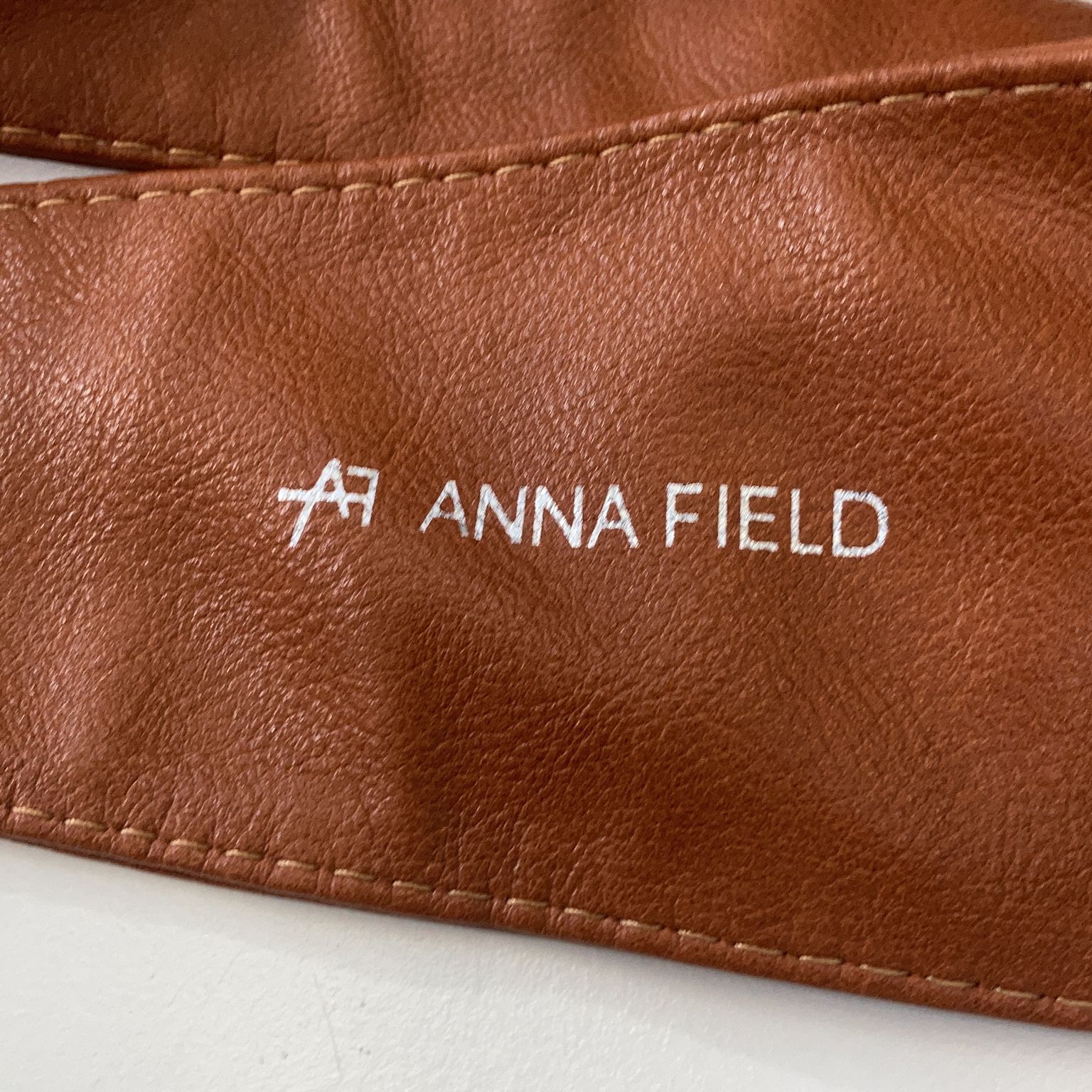 Anna Field