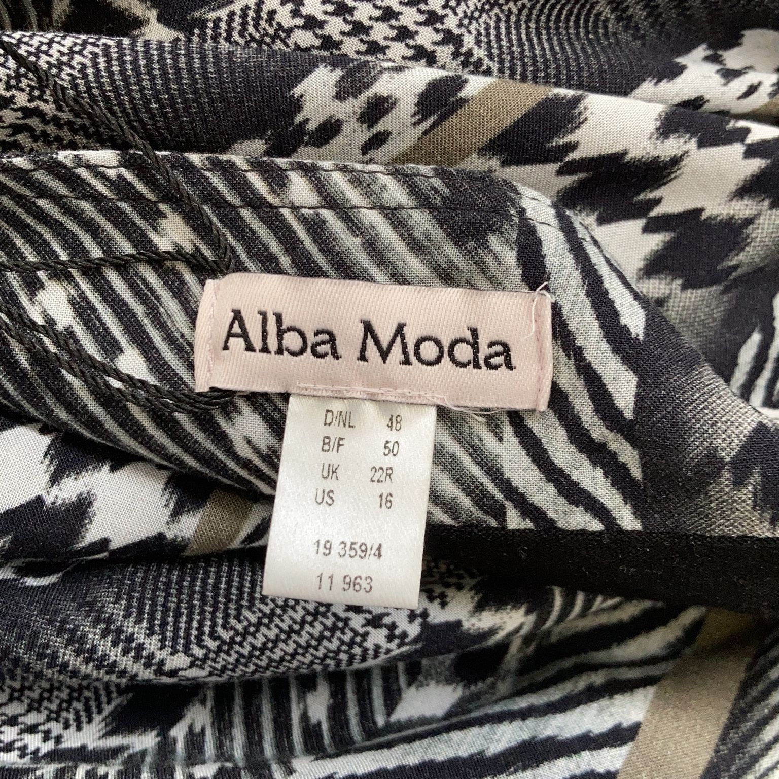 Alba Moda