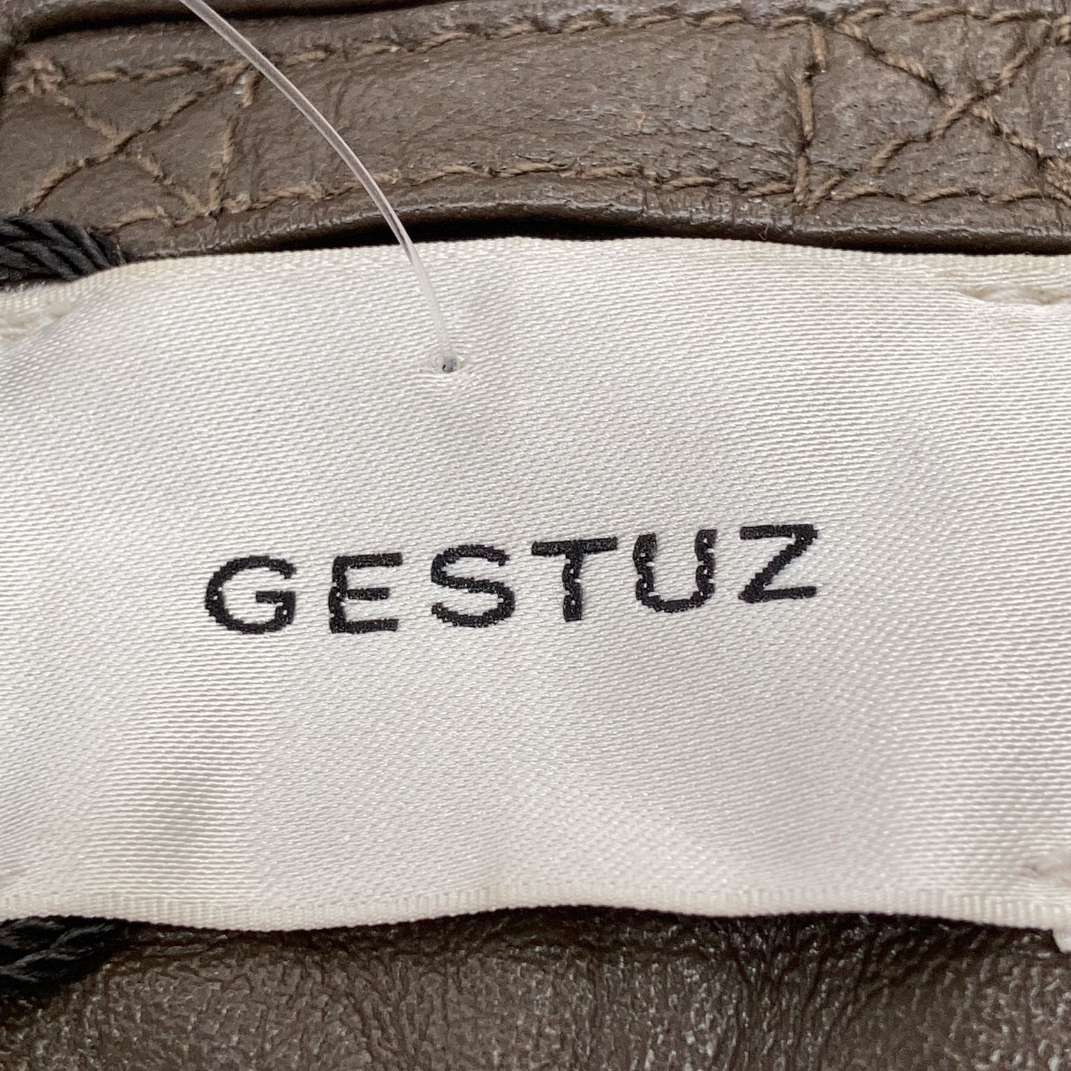 Gestuz