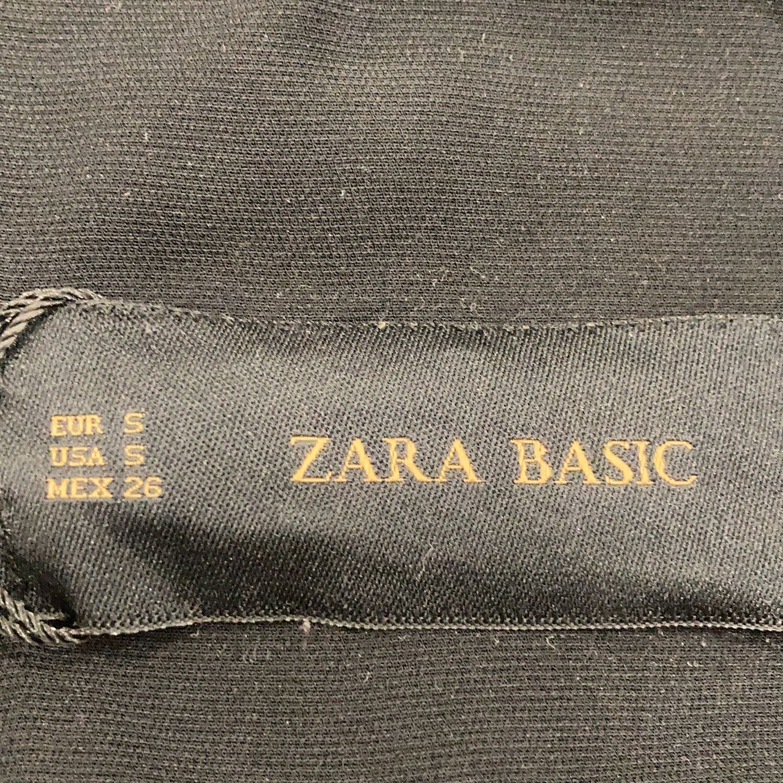 Zara Basic