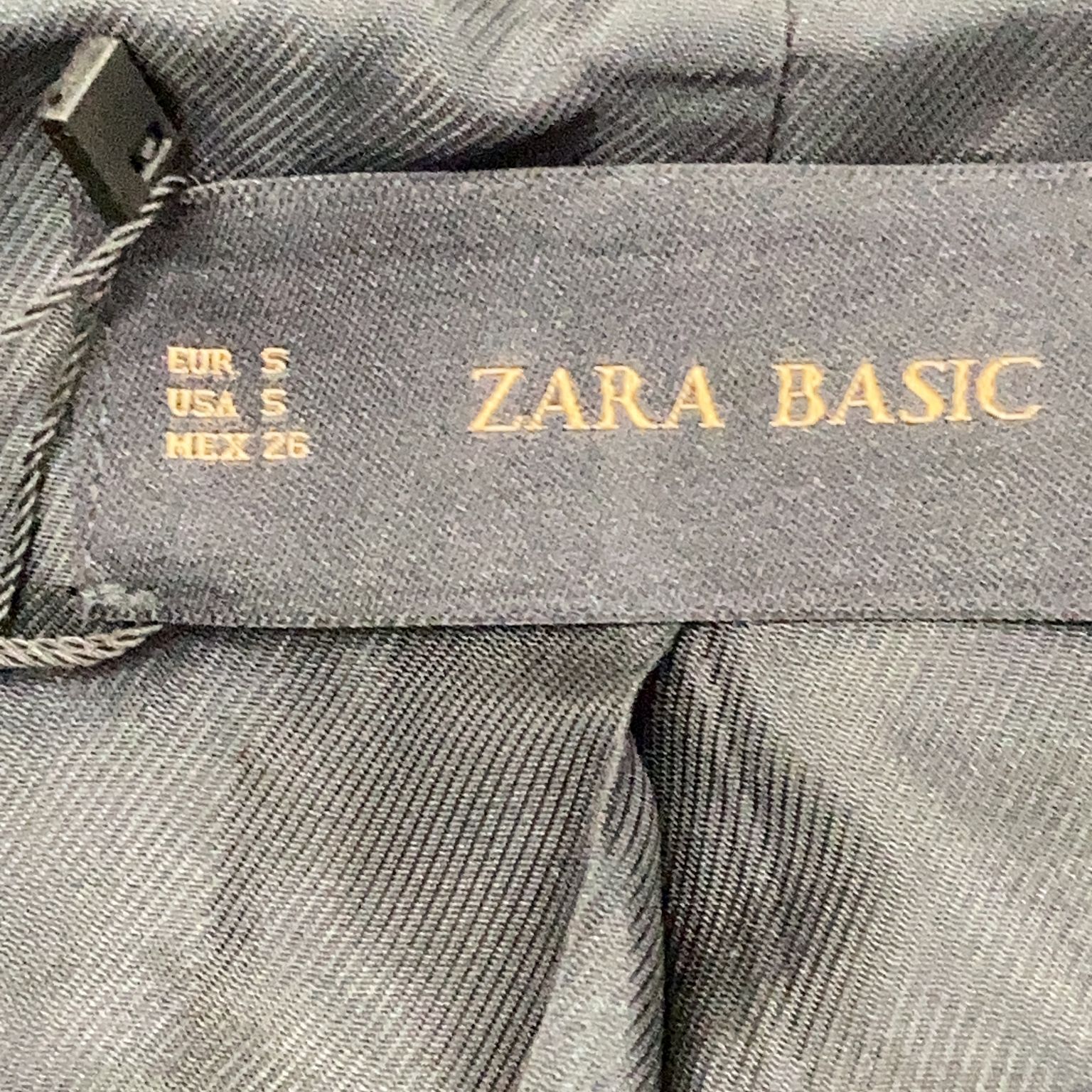 Zara Basic