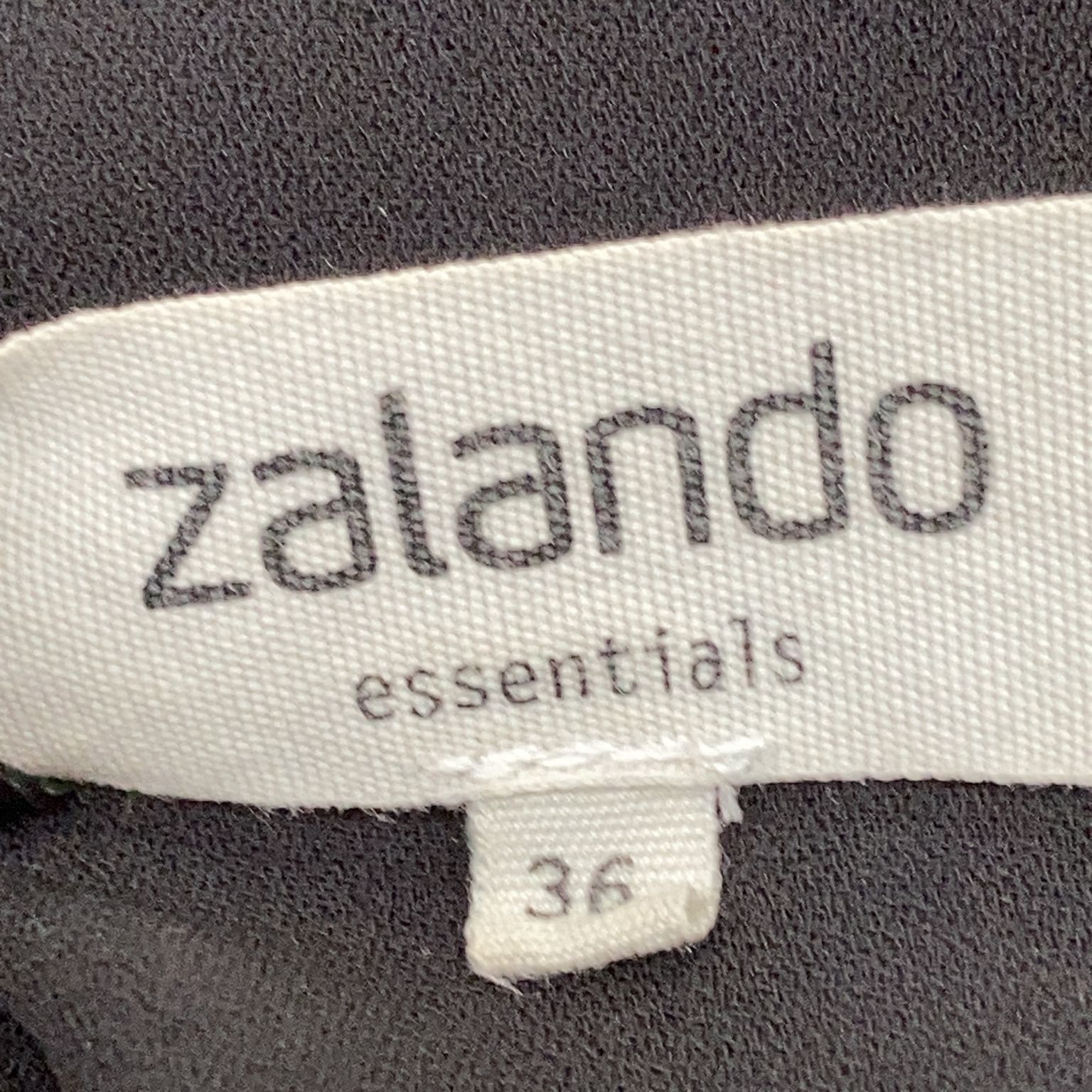 Zalando Essentials