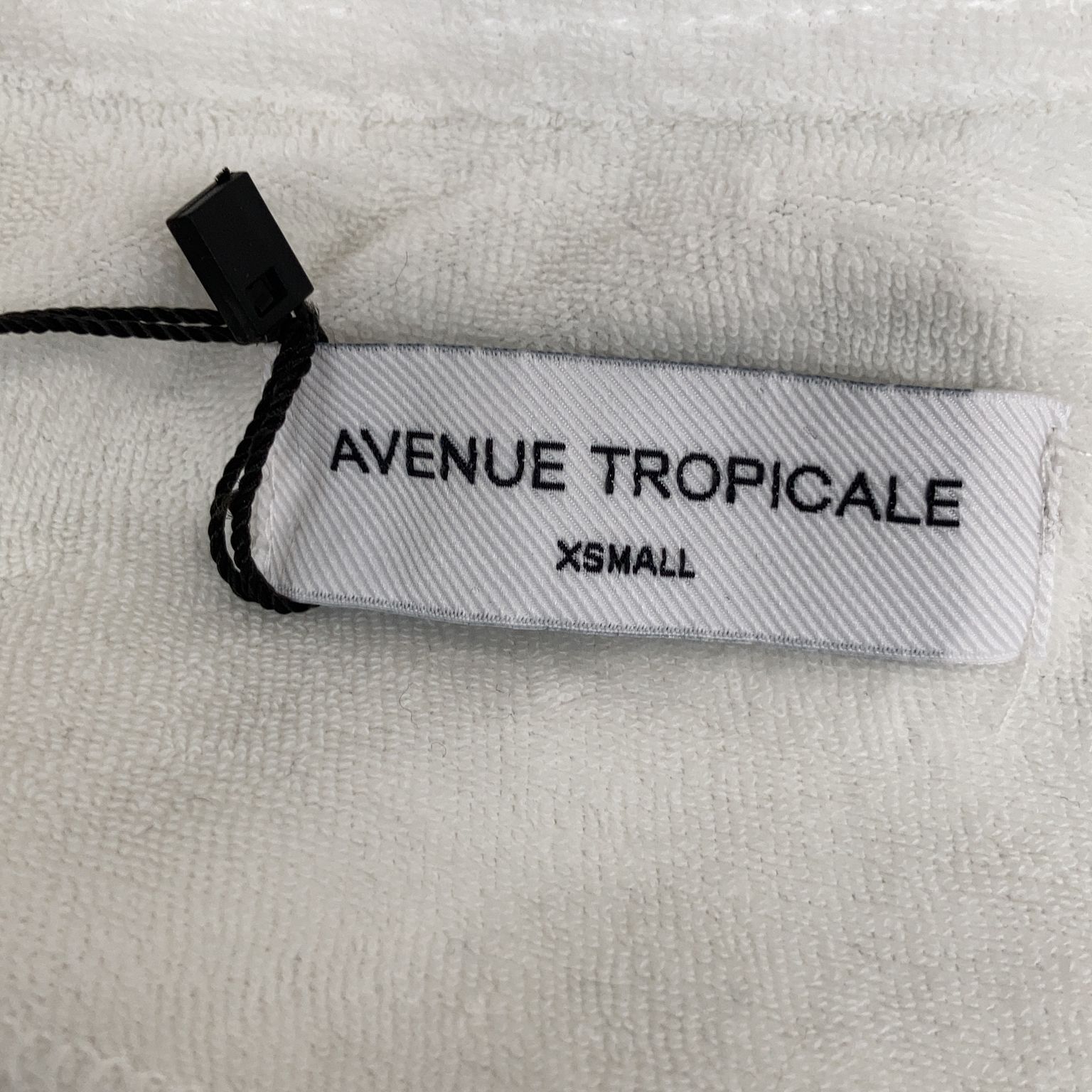 Avenue Tropicale