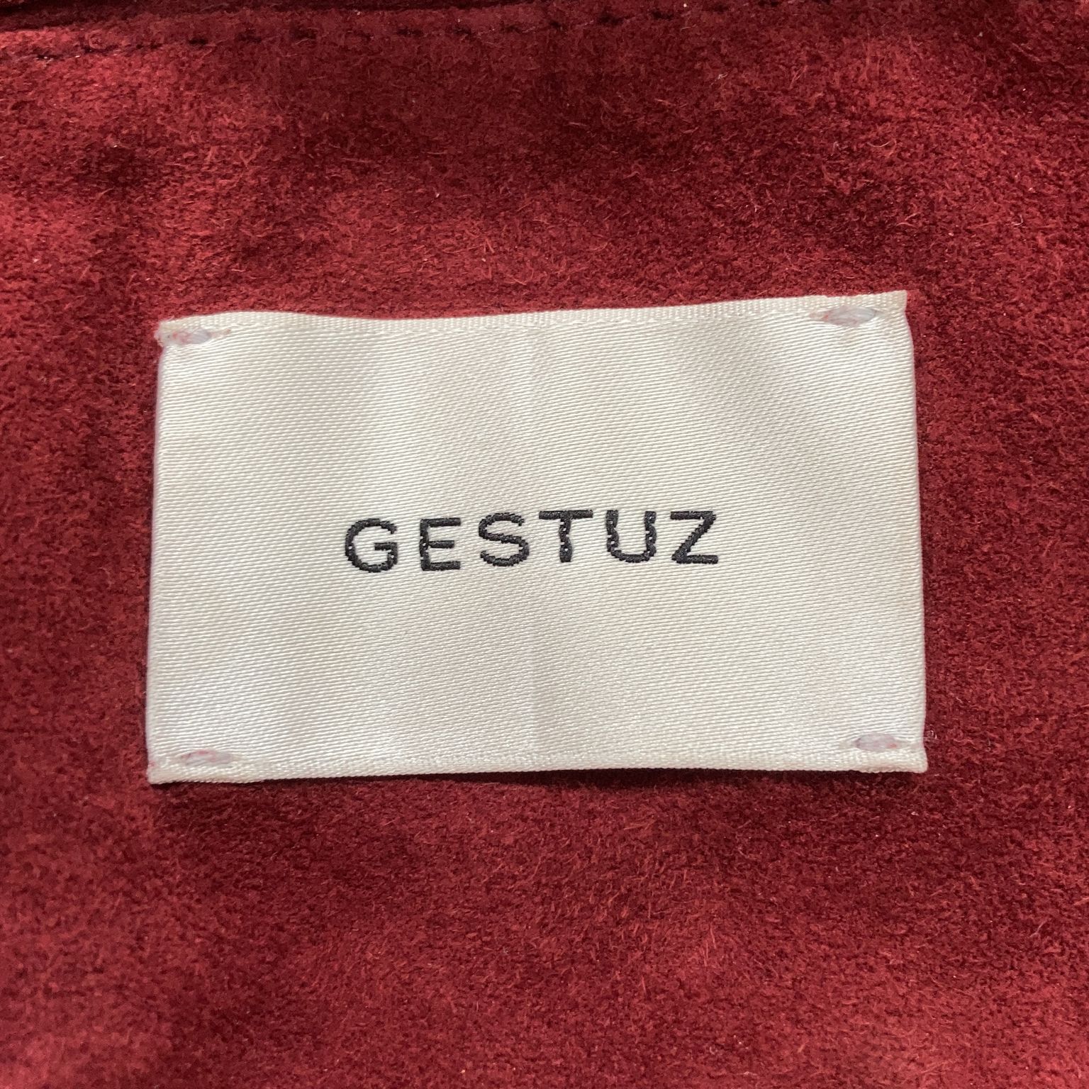 Gestuz