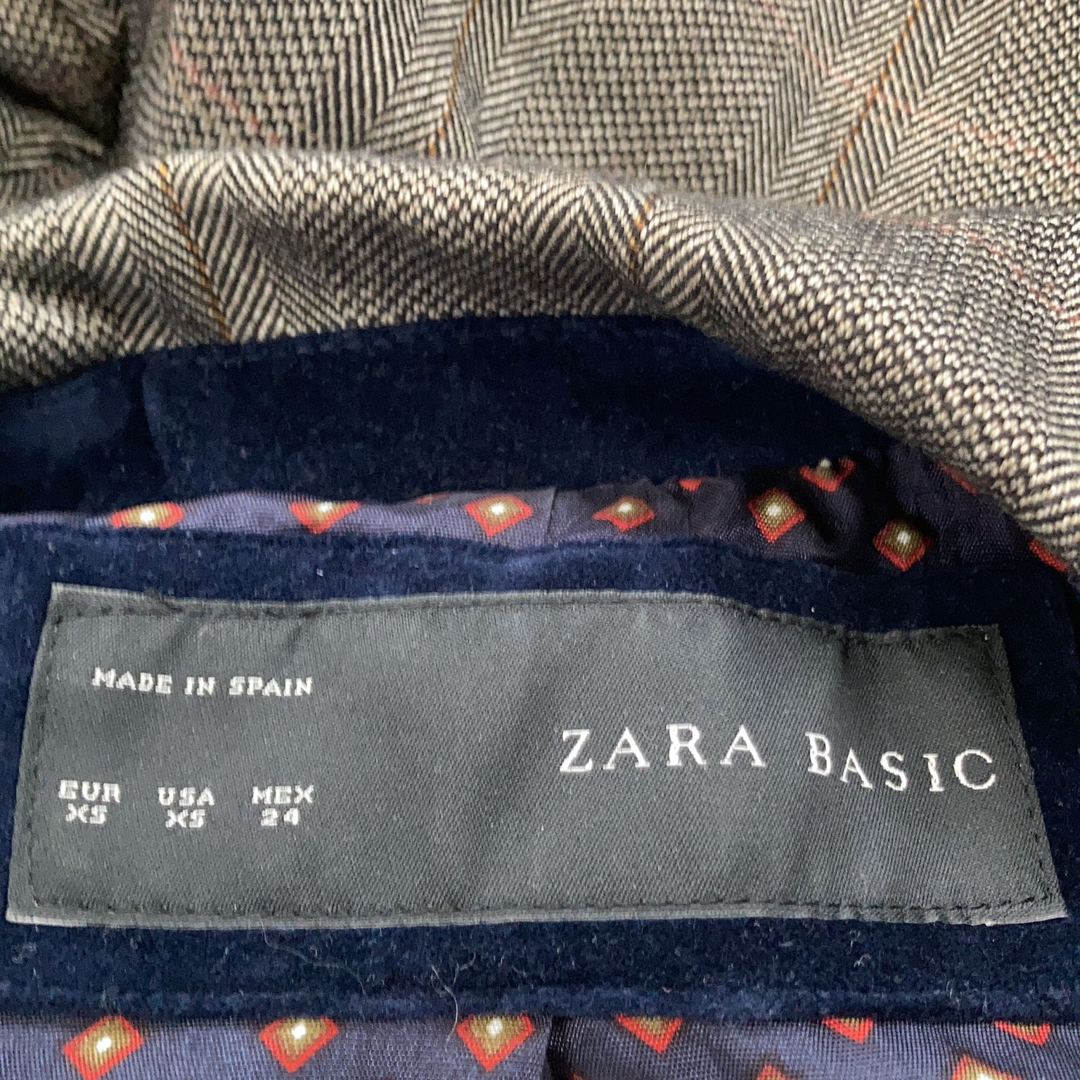 Zara Basic