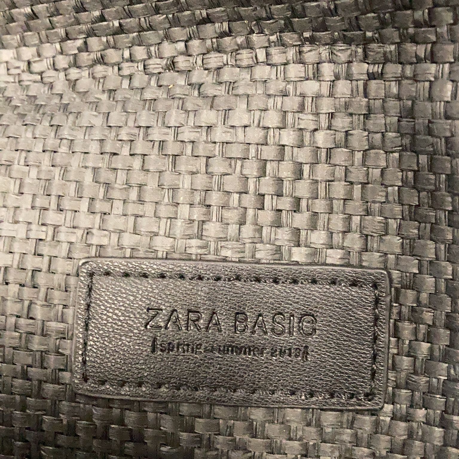 Zara Basic