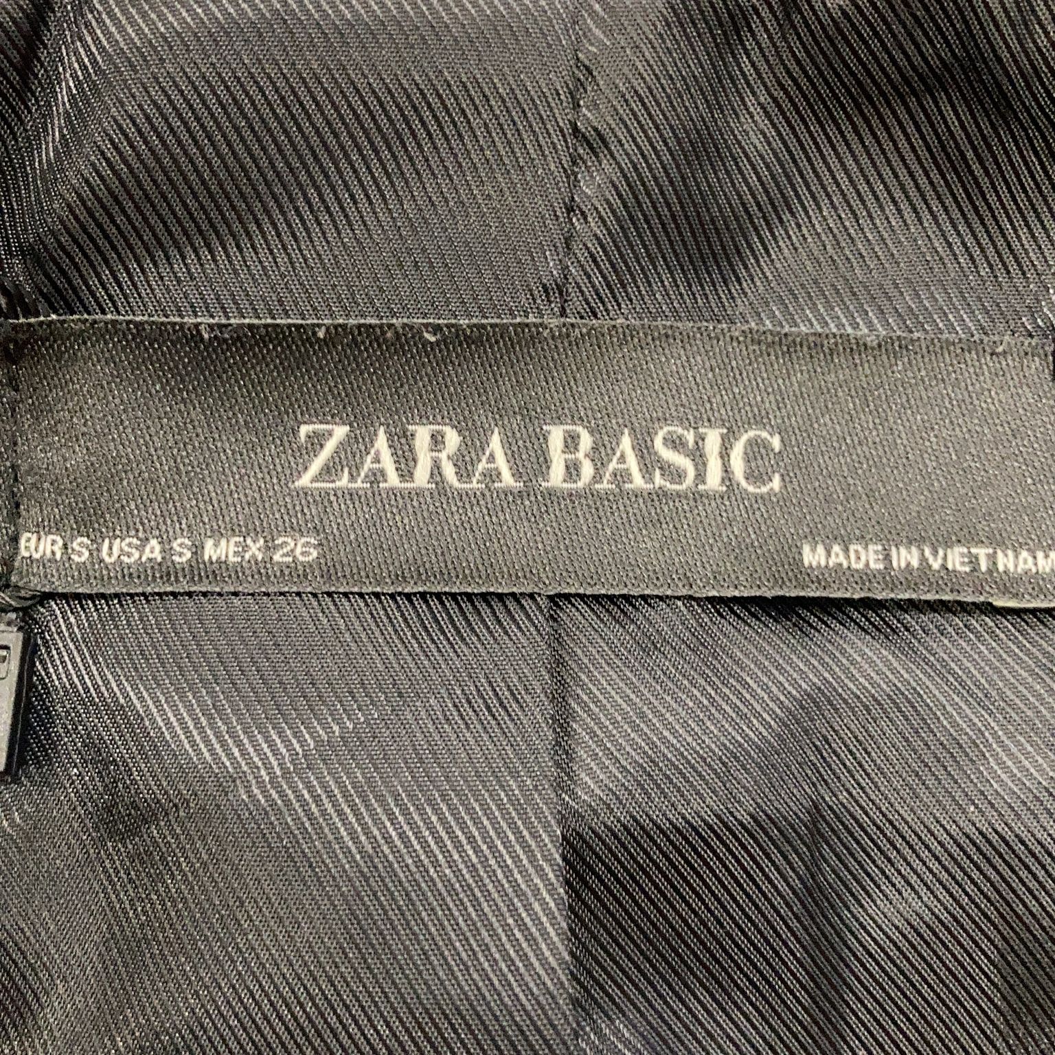 Zara Basic