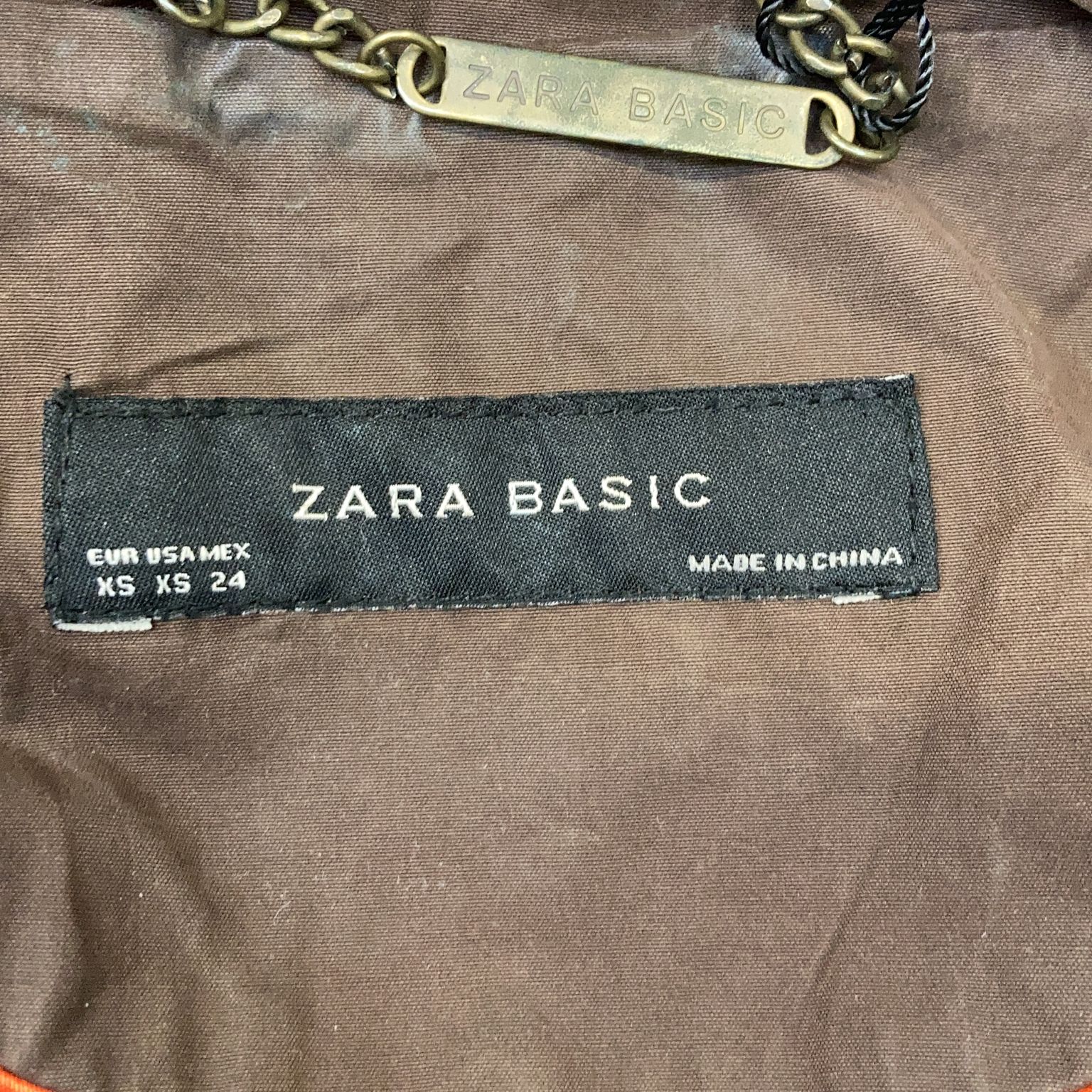 Zara Basic