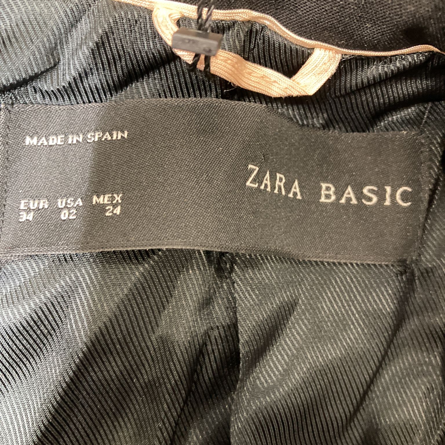 Zara Basic