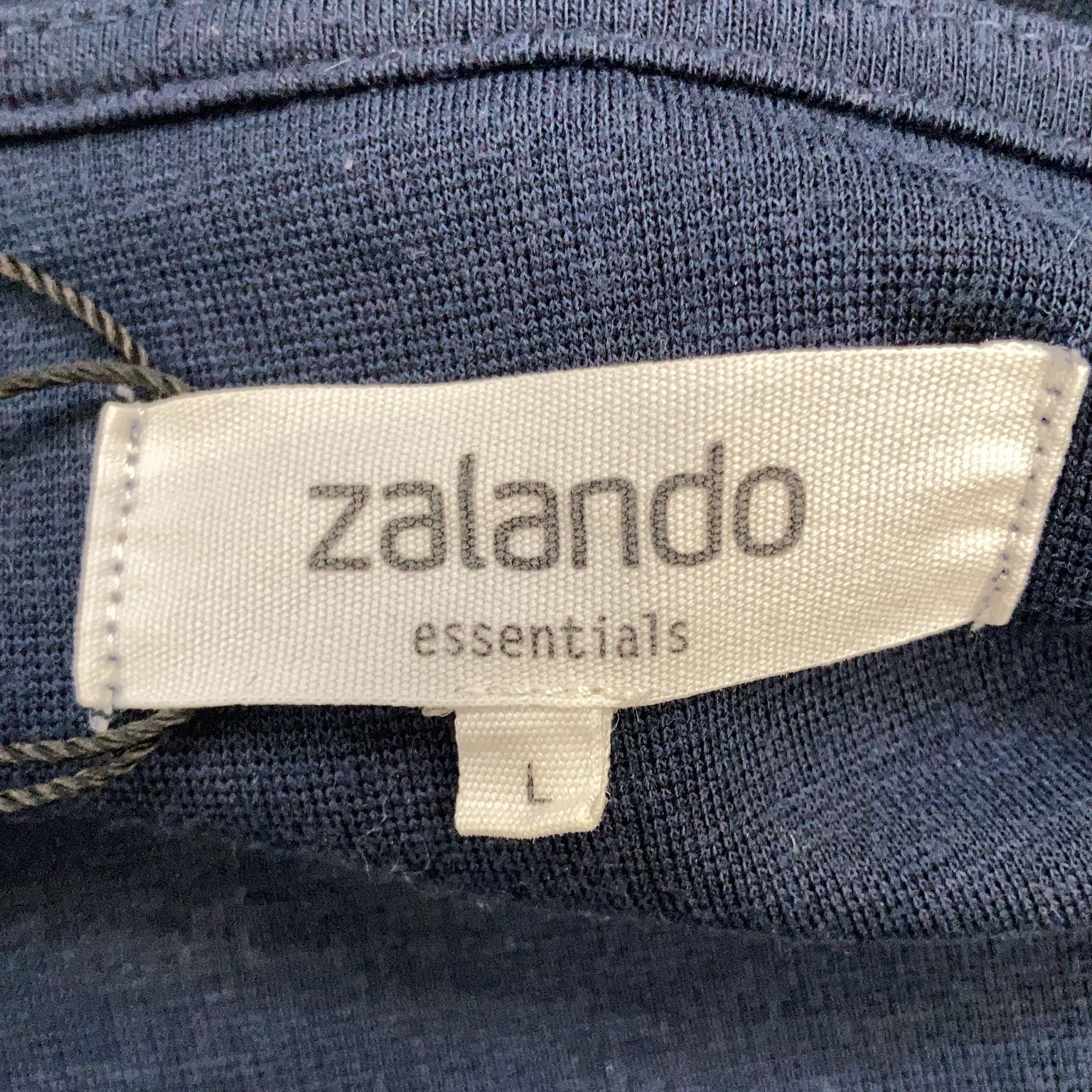 Zalando Essentials