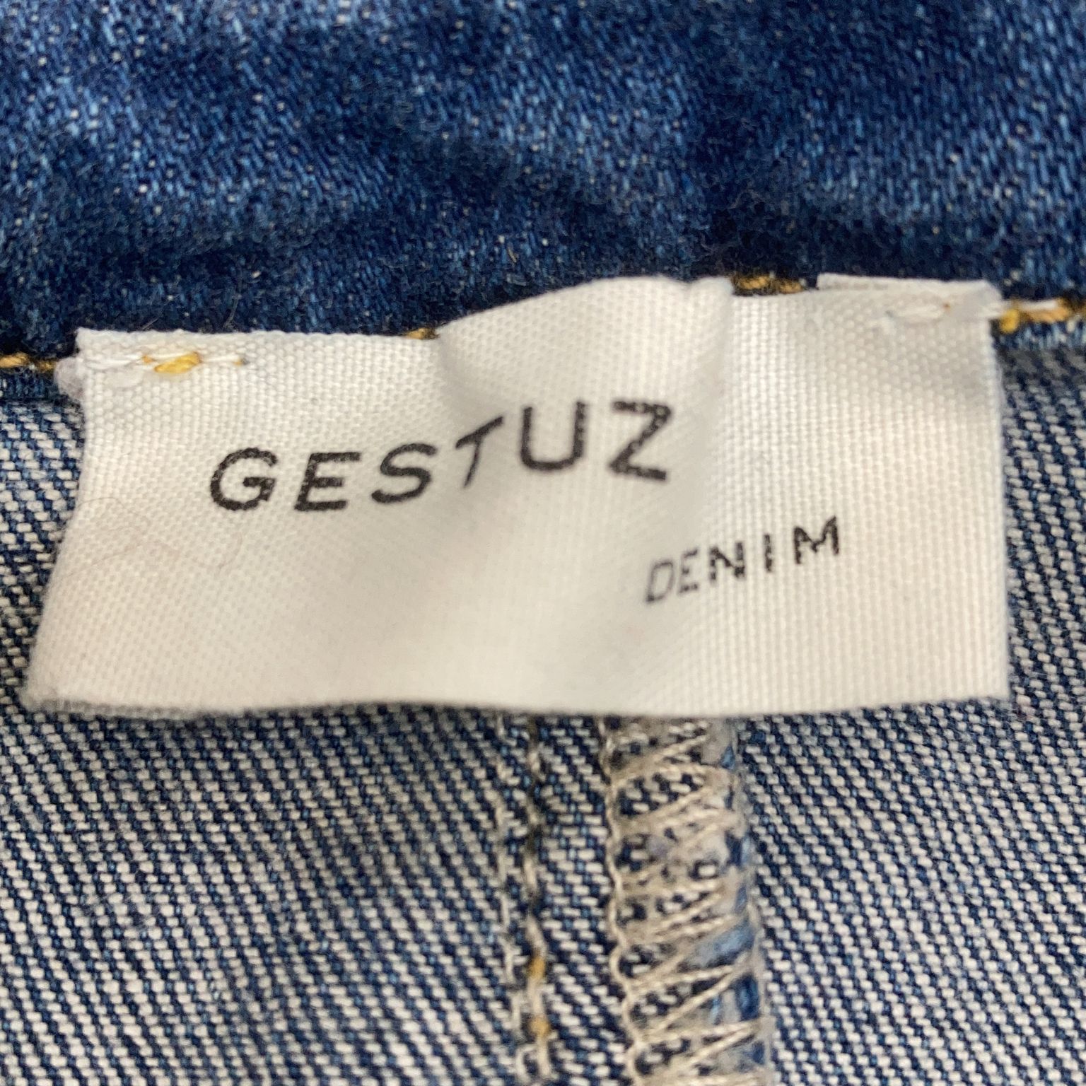 Gestuz