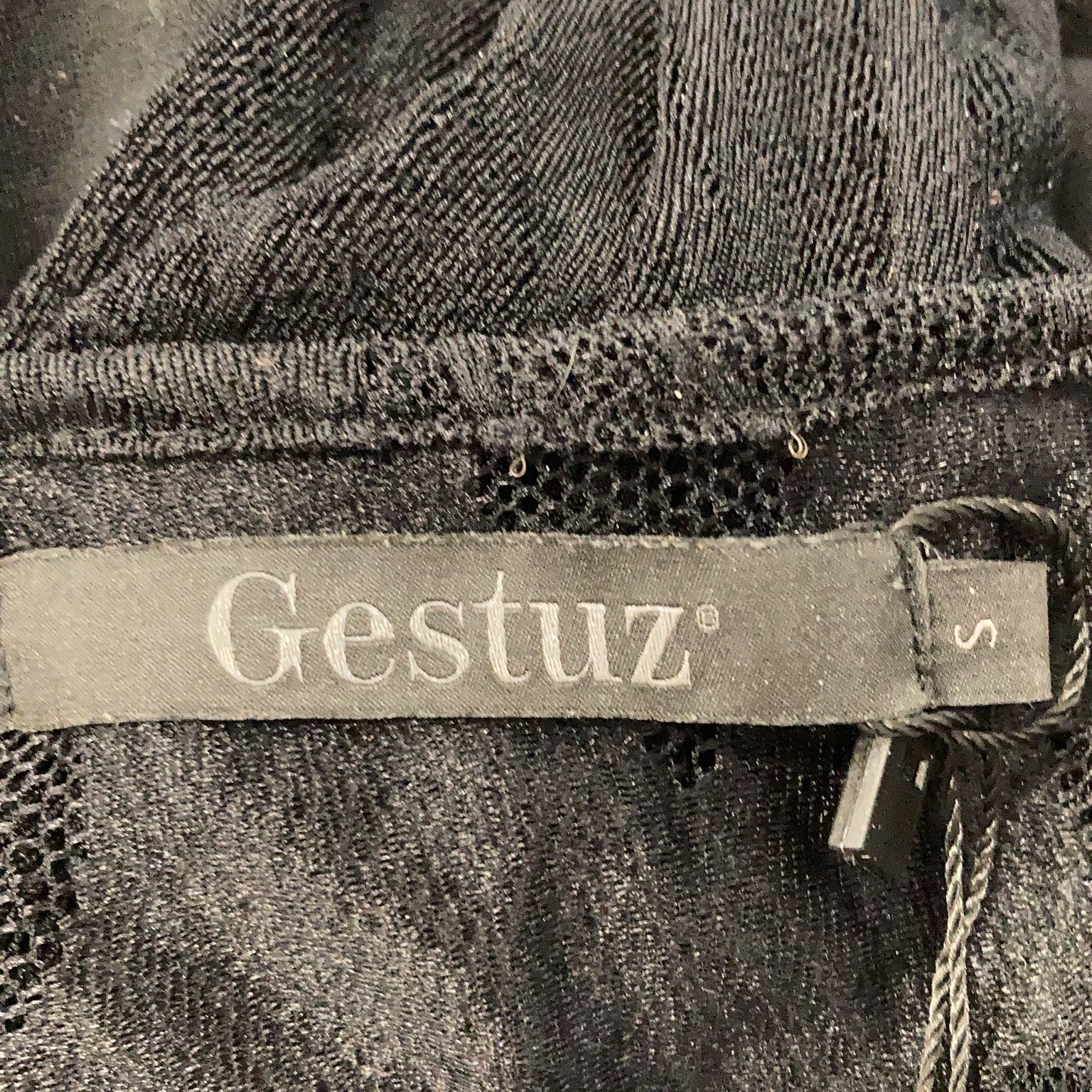 Gestuz