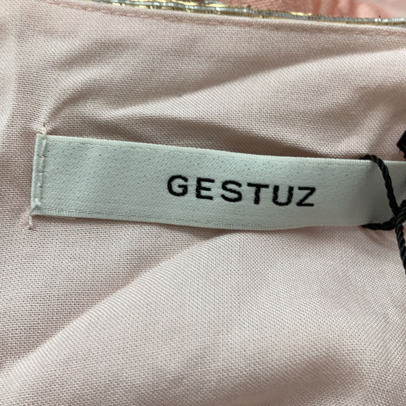 Gestuz