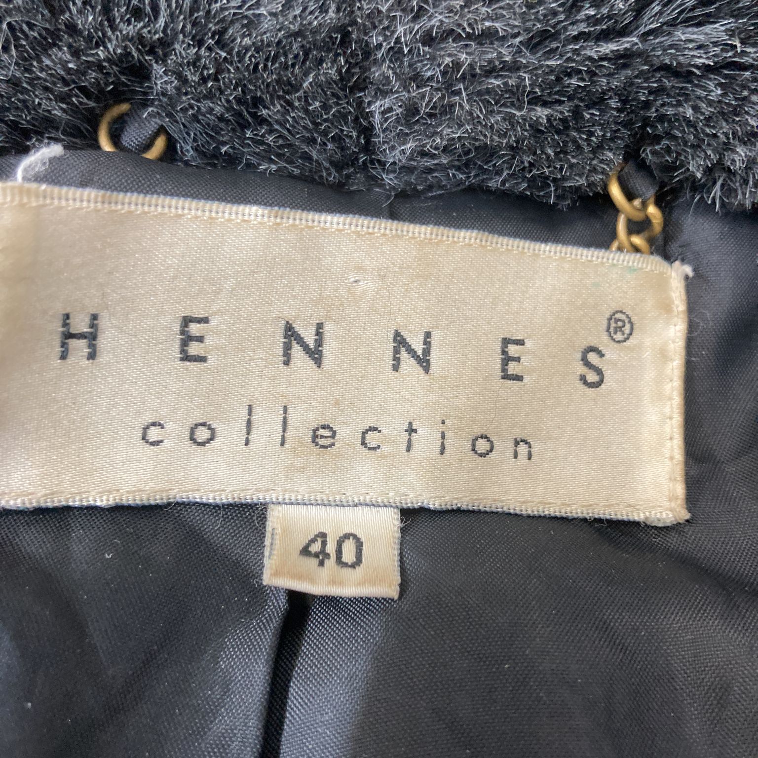 Hennes Collection