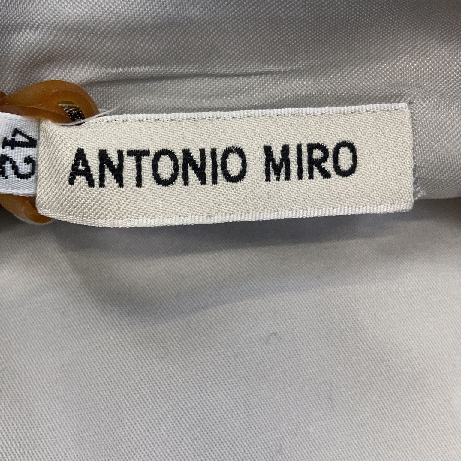 Antonio Miro