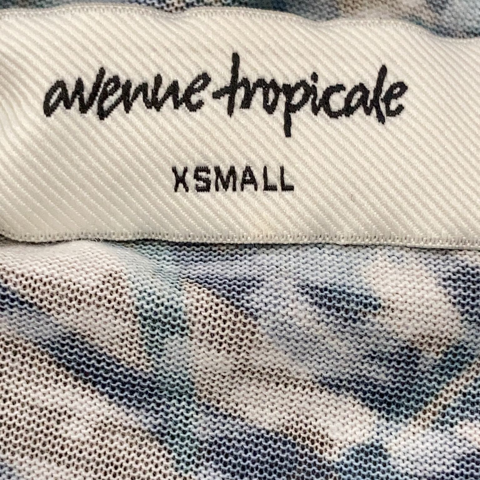 Avenue Tropicale