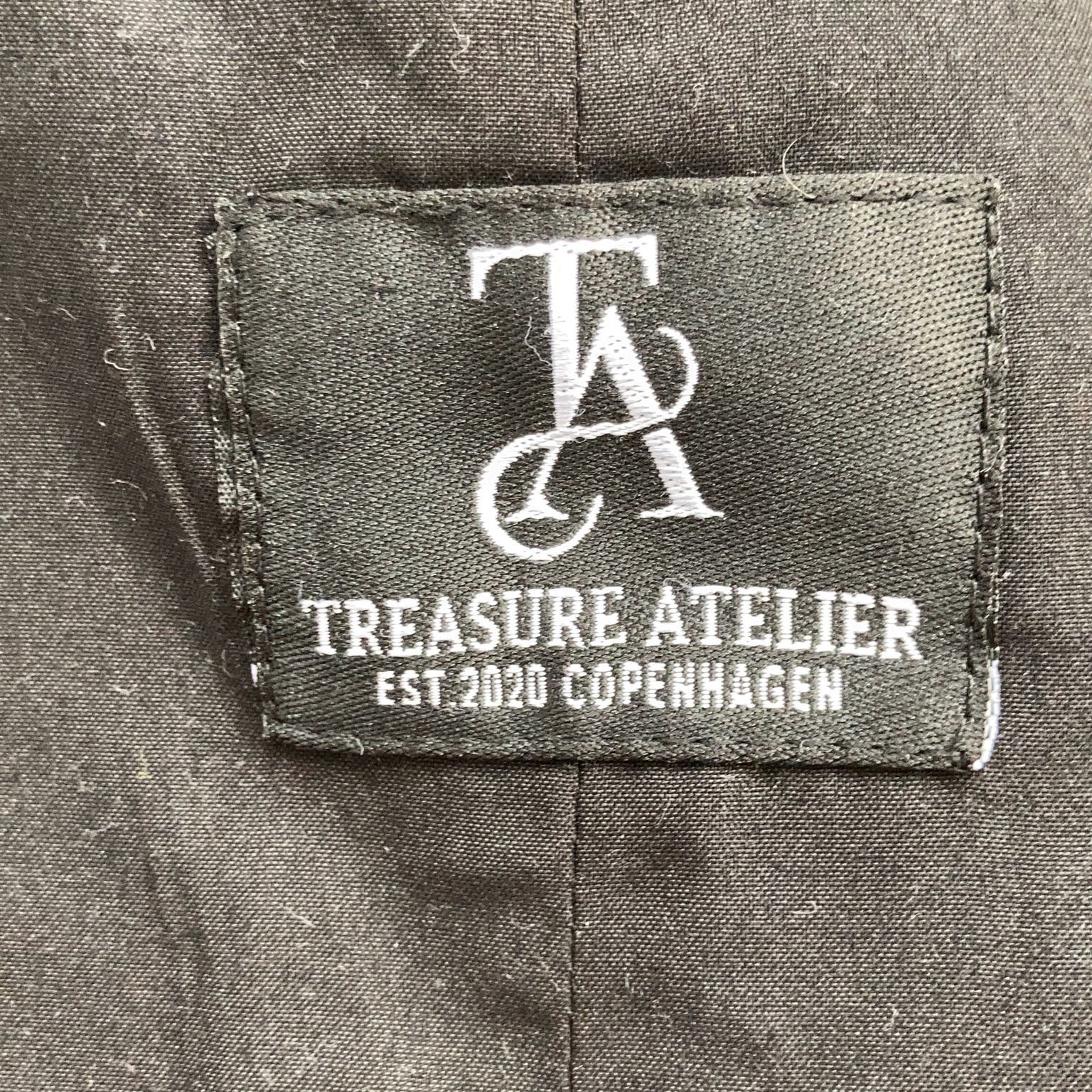 Treasure Atelier