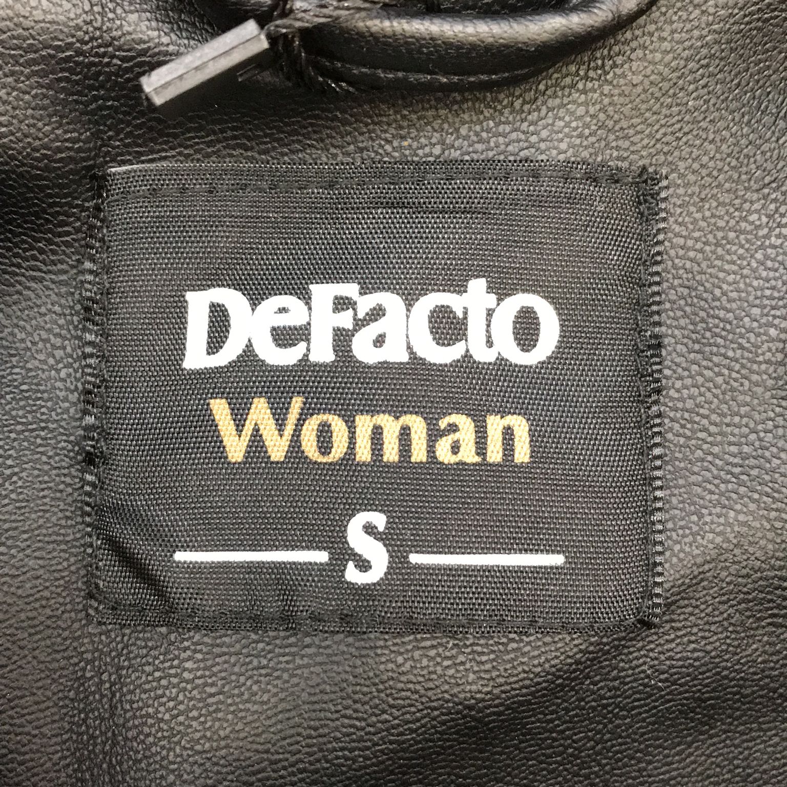 DeFacto Woman