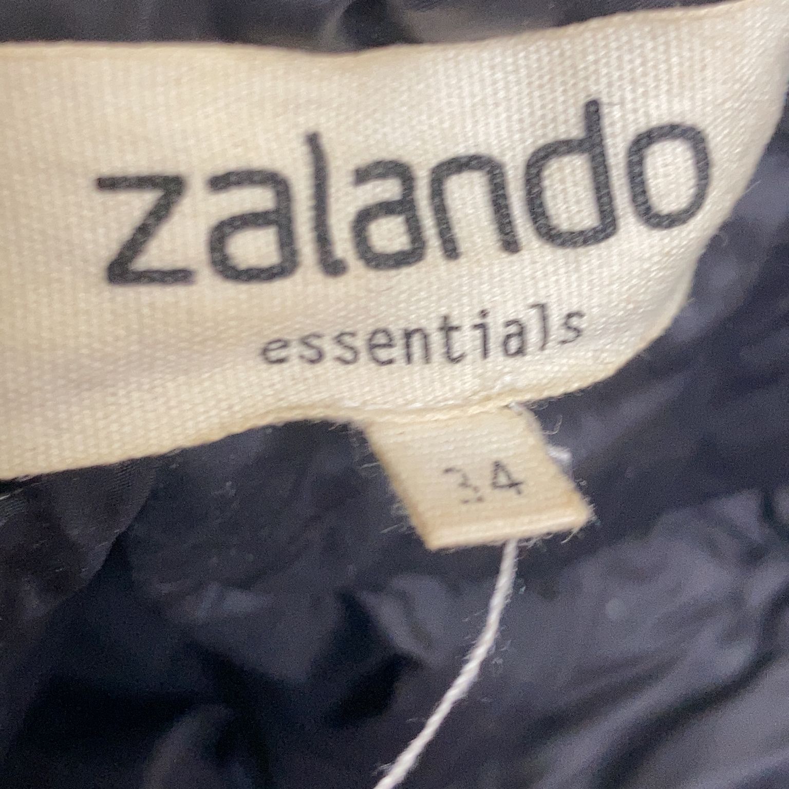 Zalando Essentials