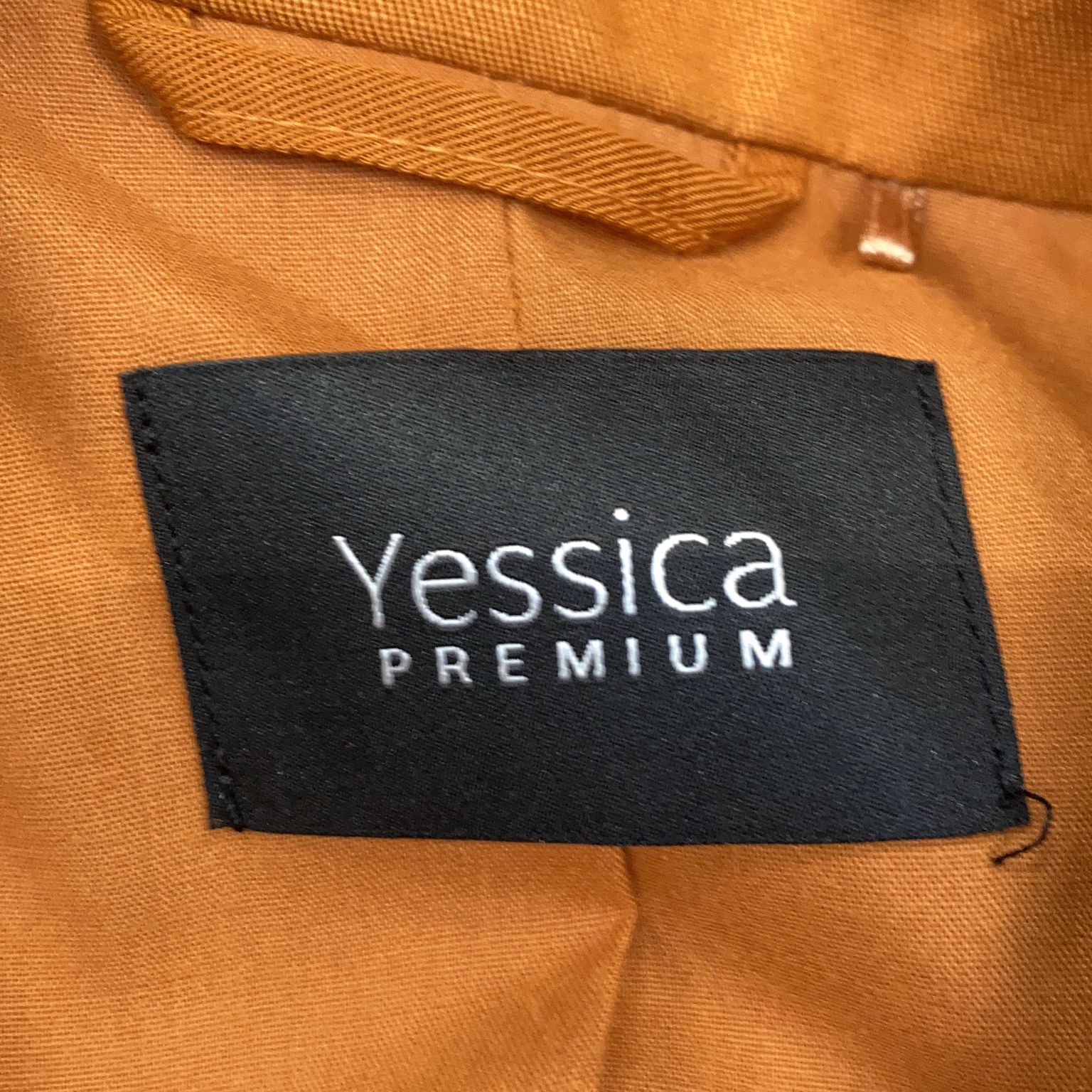 Yessica Premium