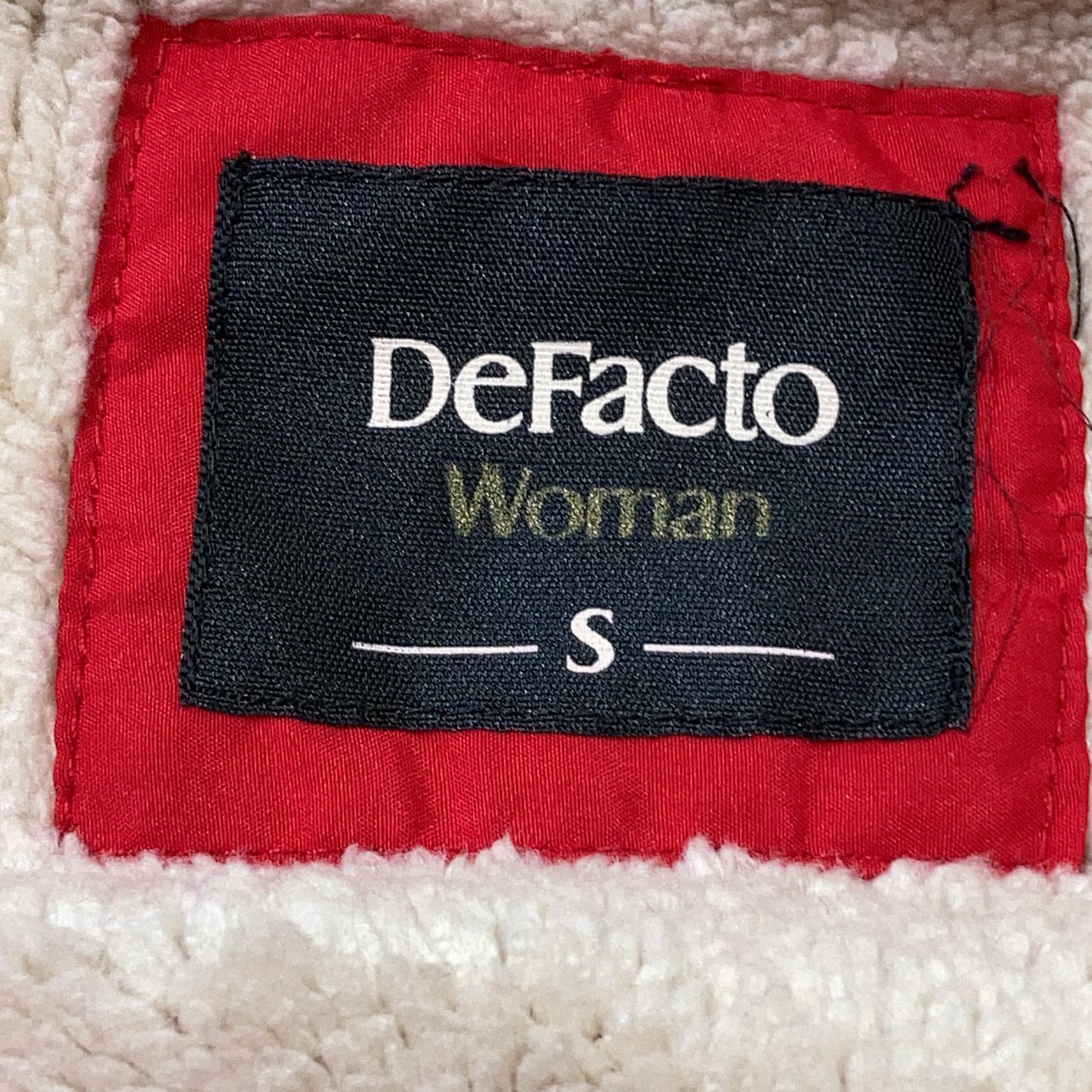 DeFacto Woman