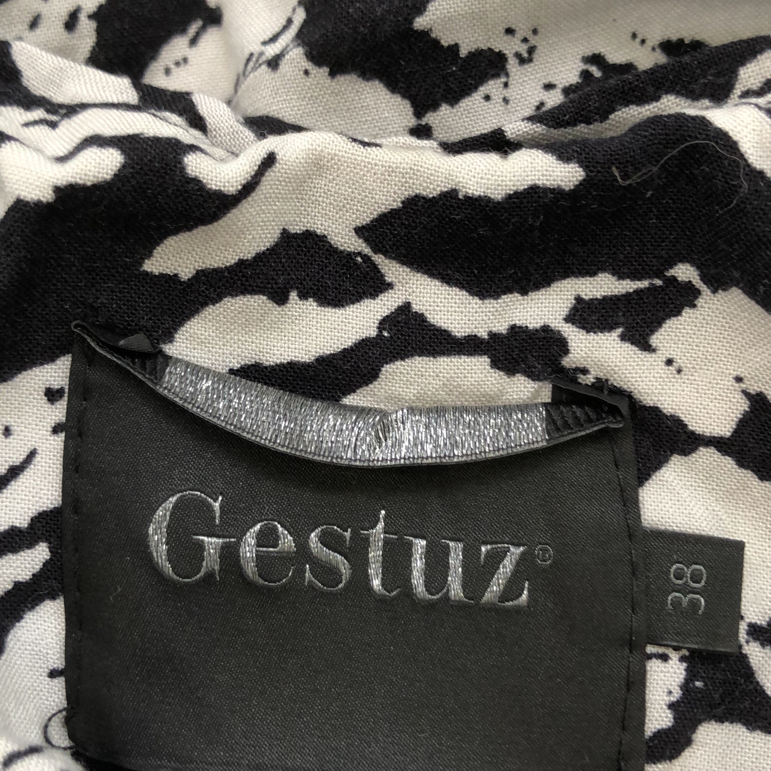 Gestuz