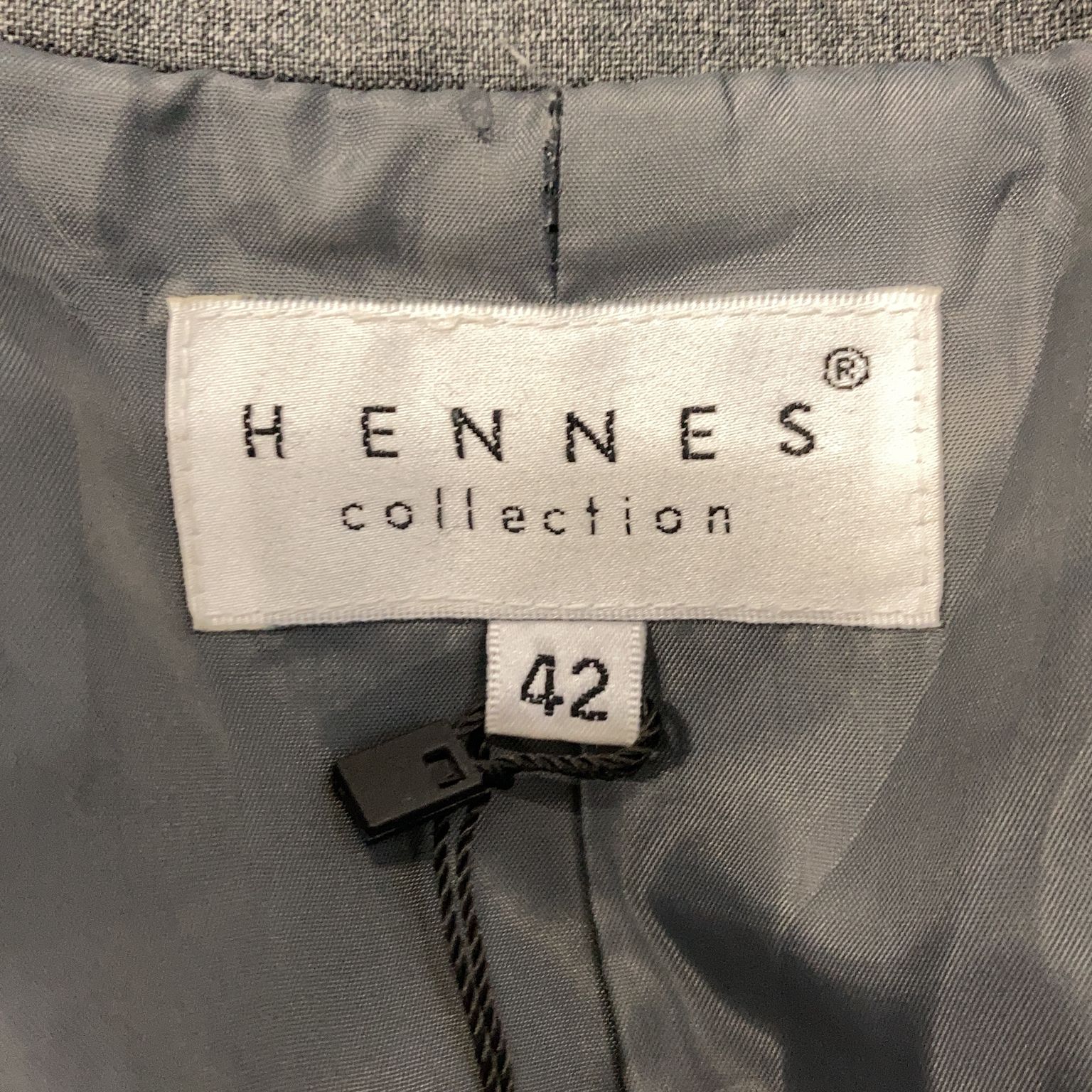 Hennes Collection