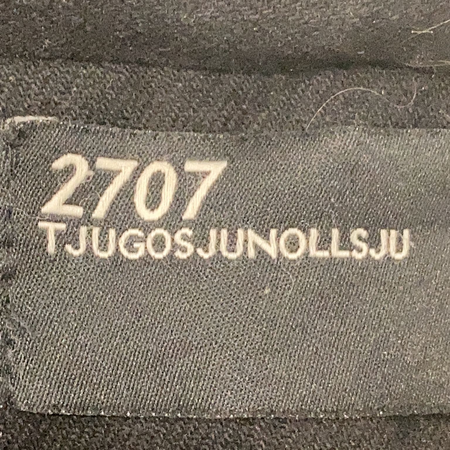 2707 Tjugosjunollsju