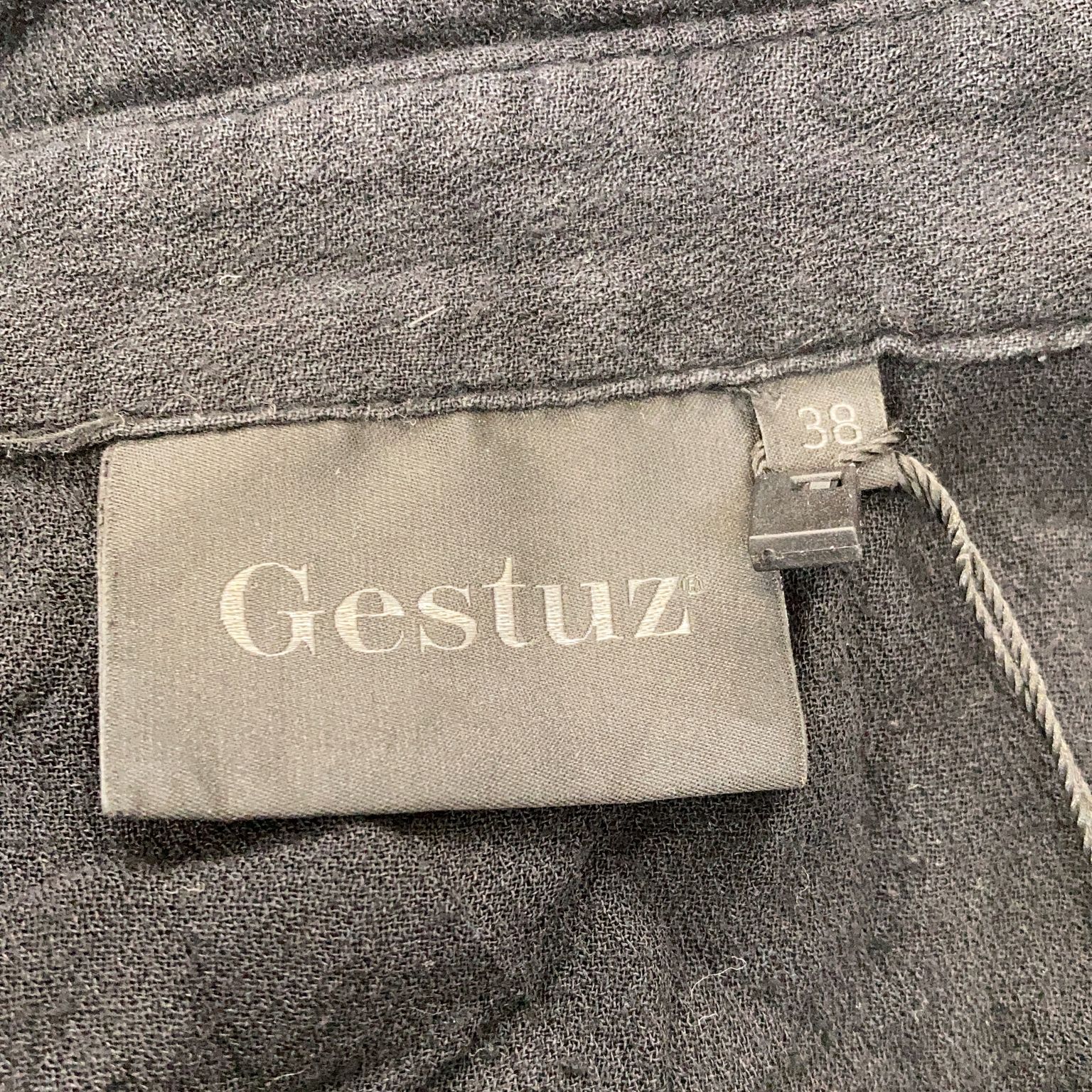 Gestuz