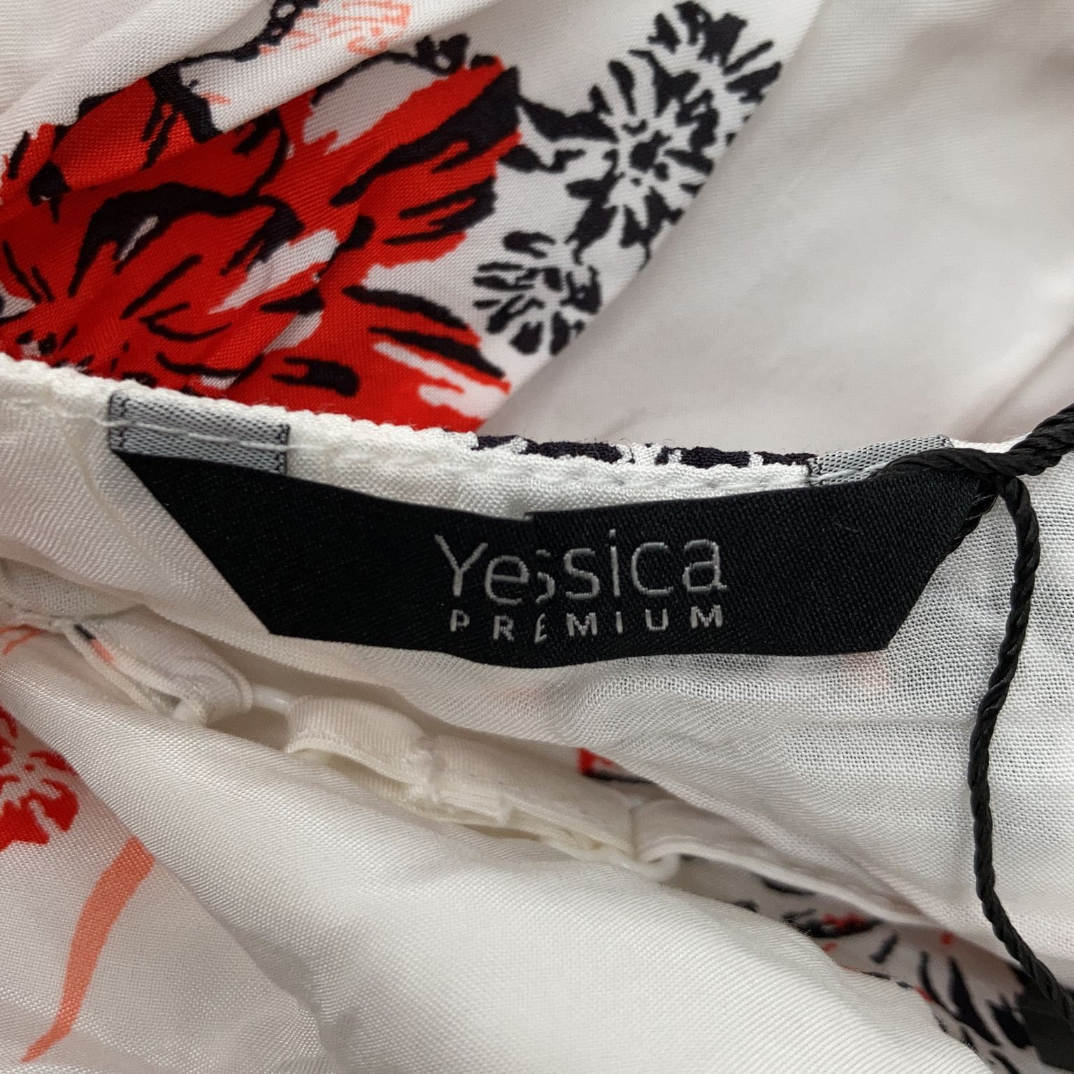 Yessica Premium