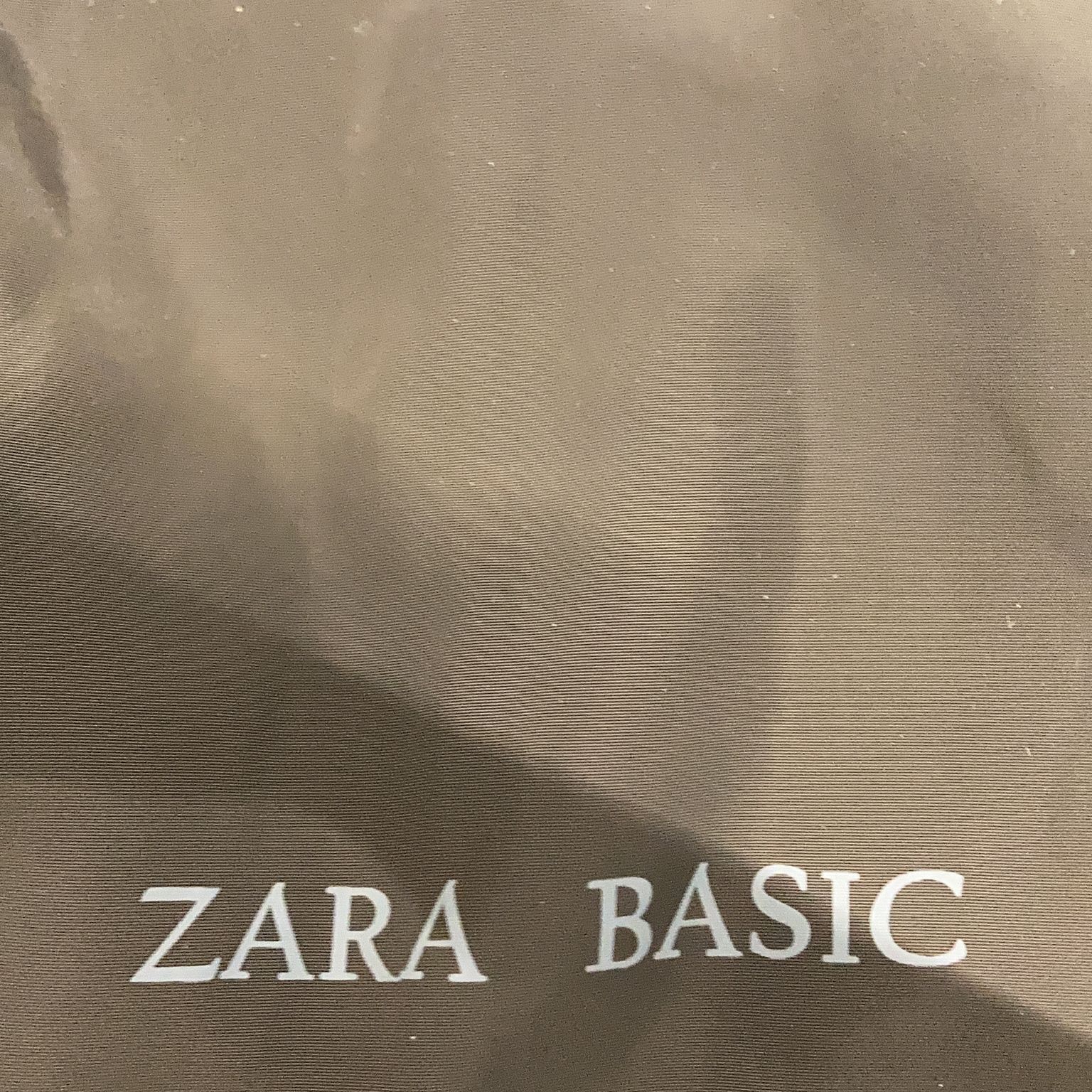 Zara Basic