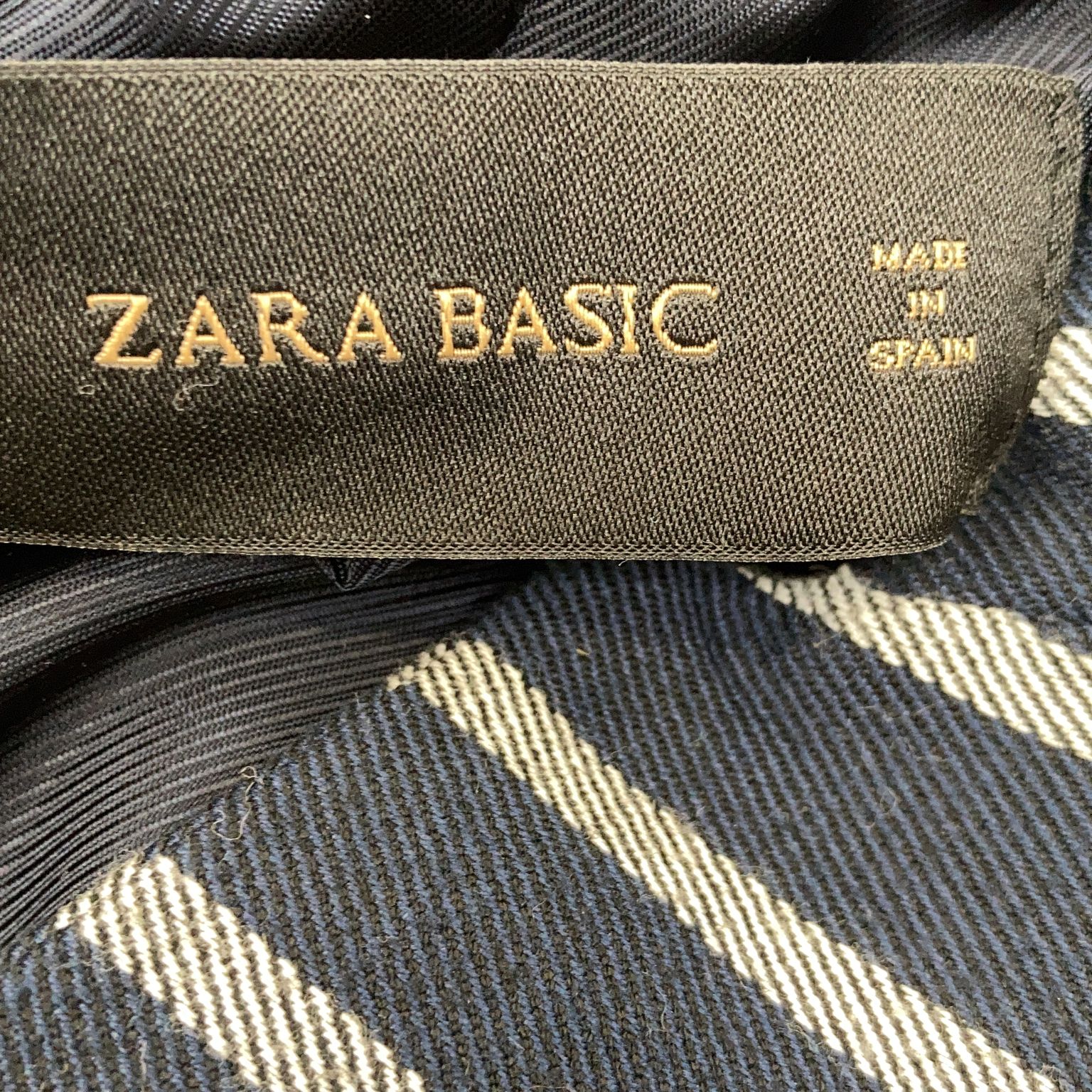 Zara Basic