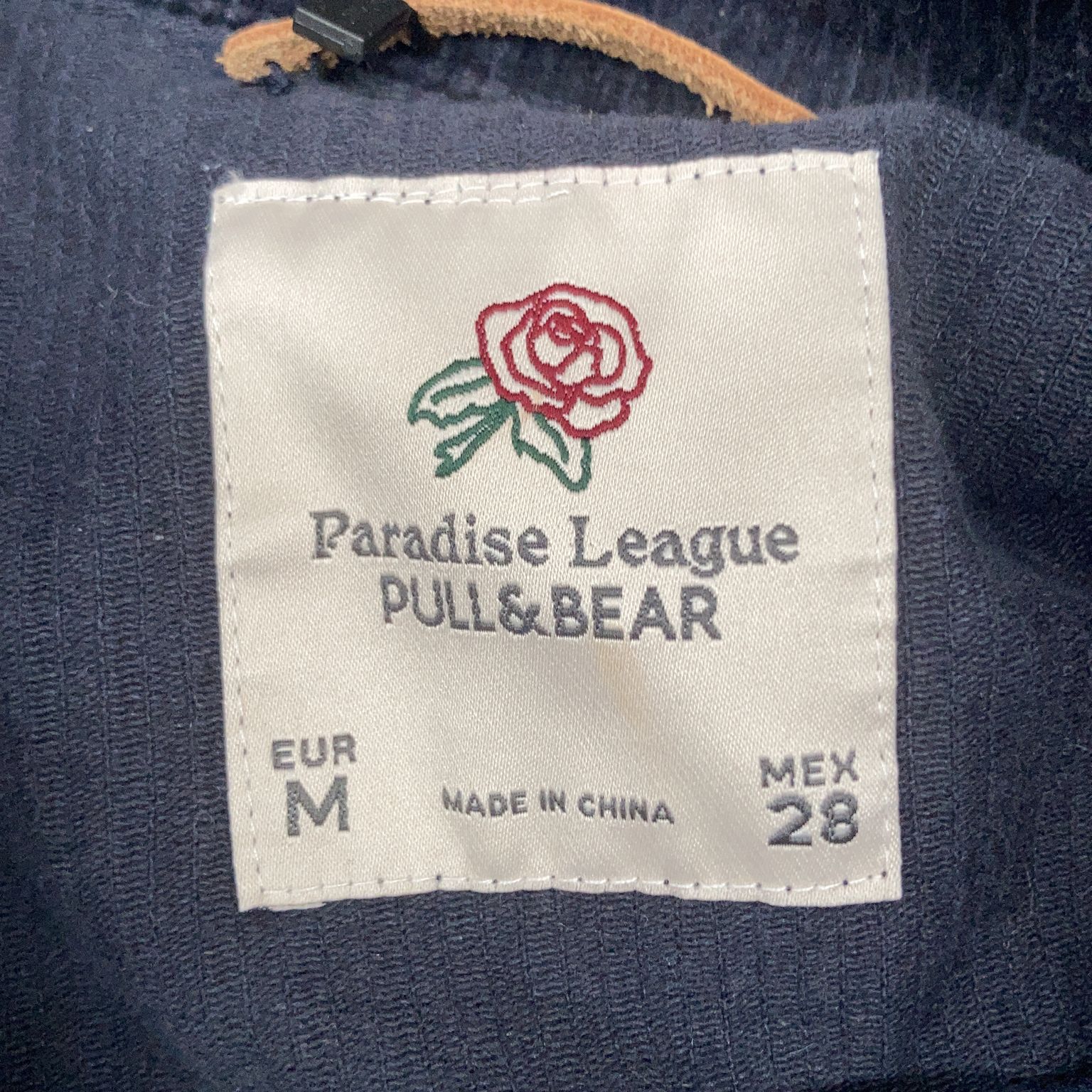 Paradise League Pull  Bear