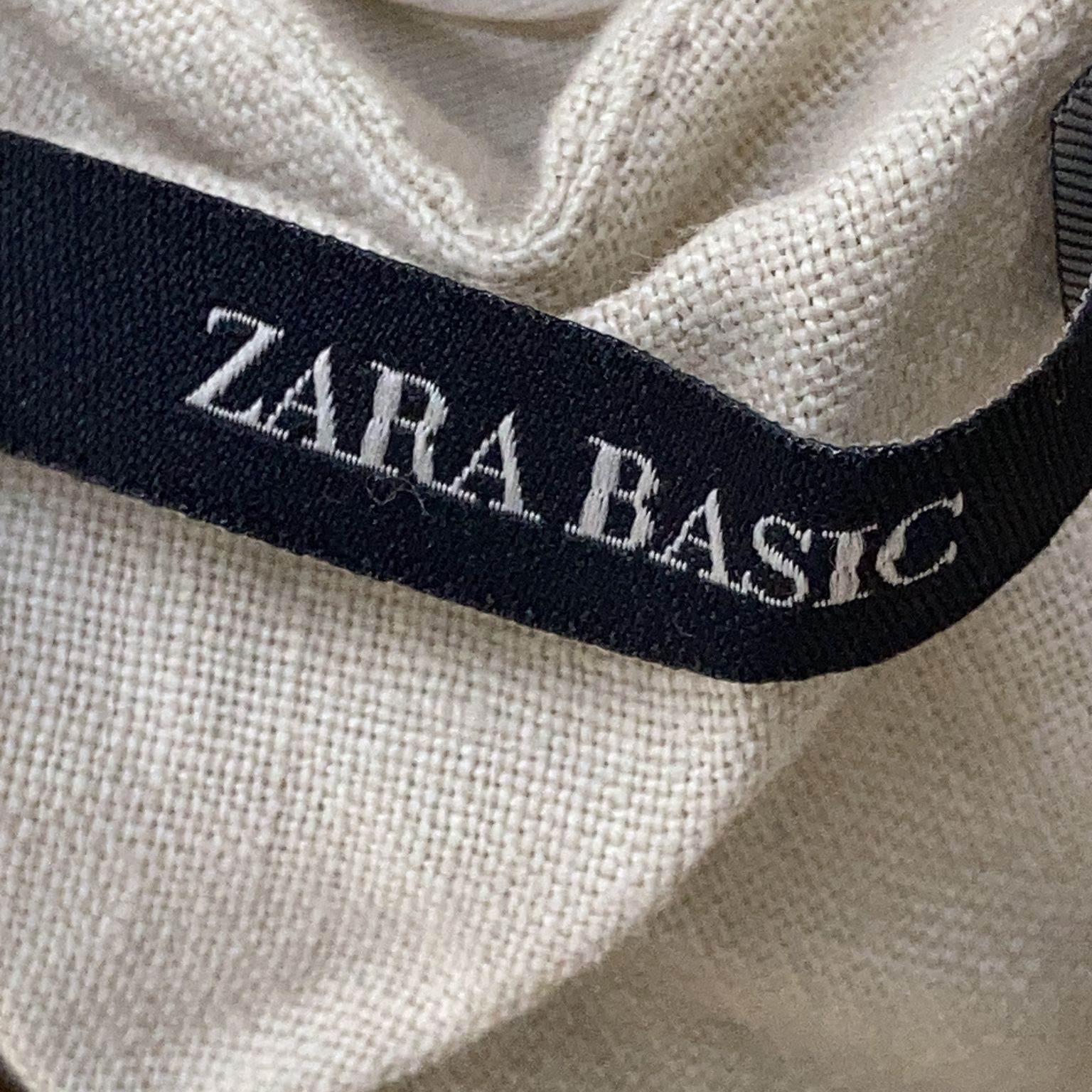 Zara Basic