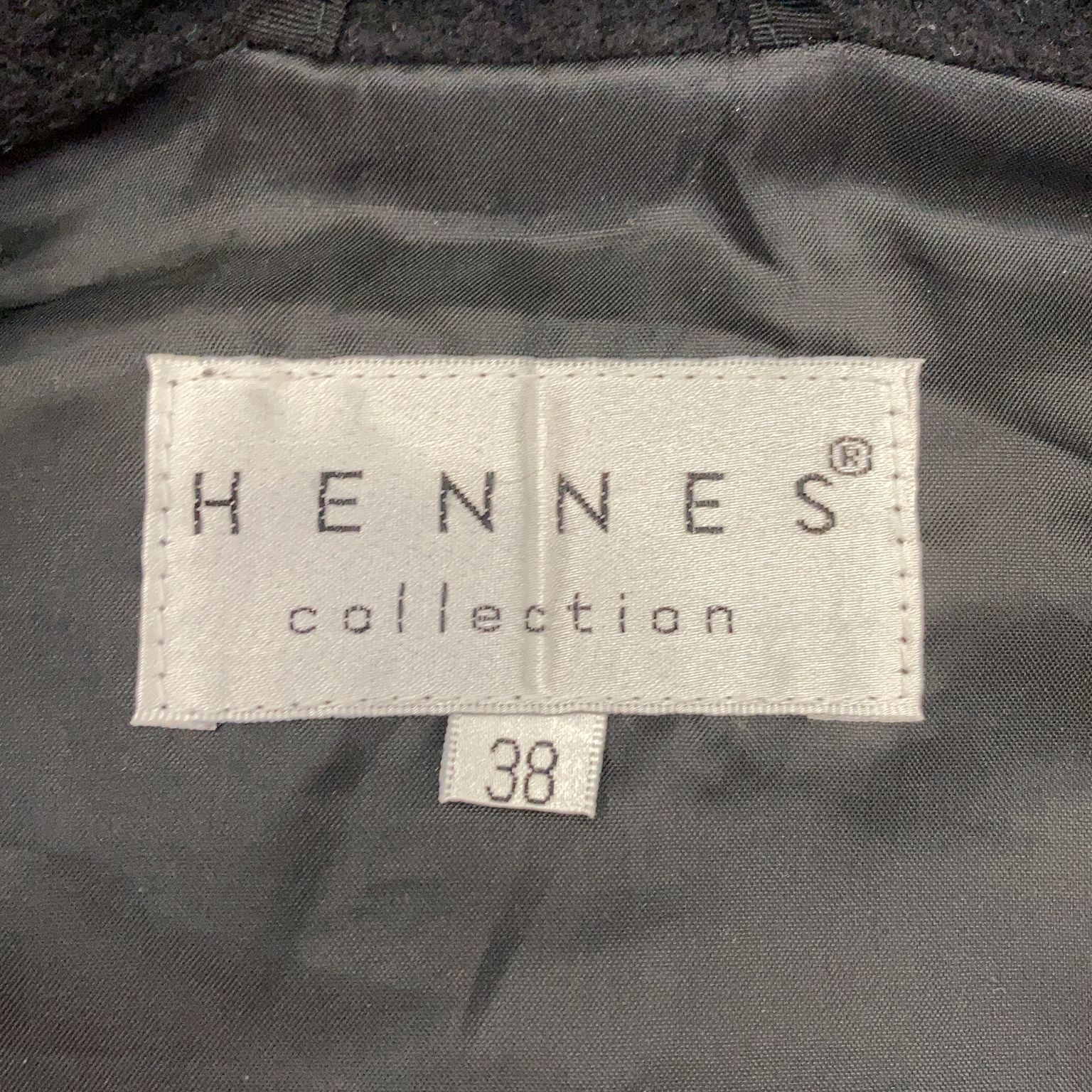 Hennes Collection