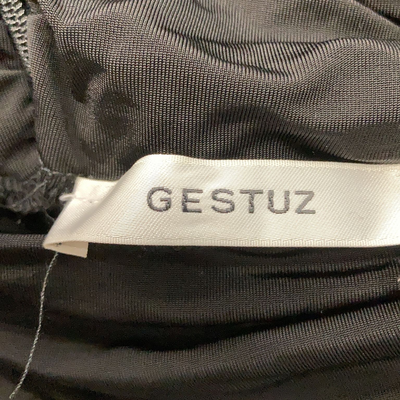 Gestuz