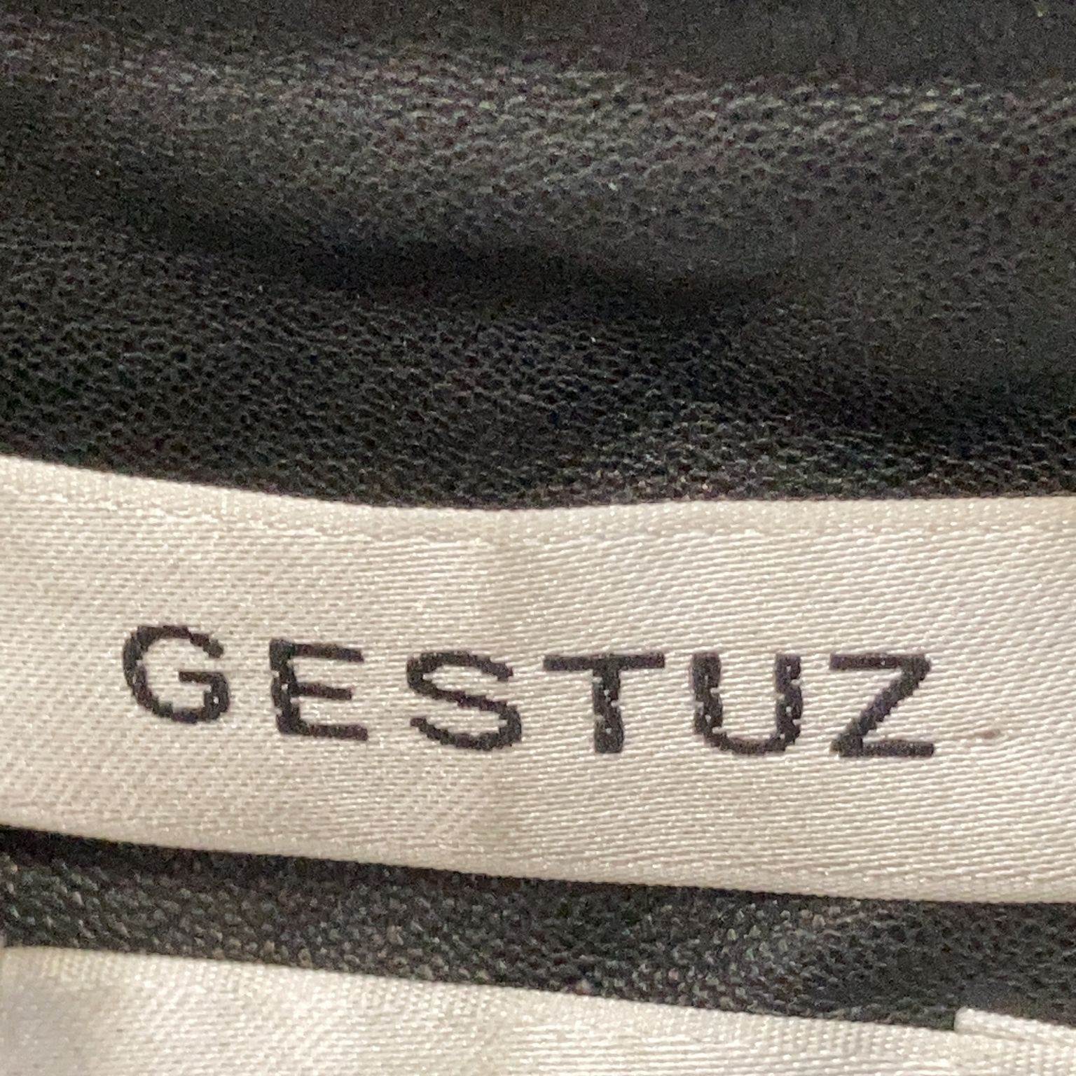 Gestuz