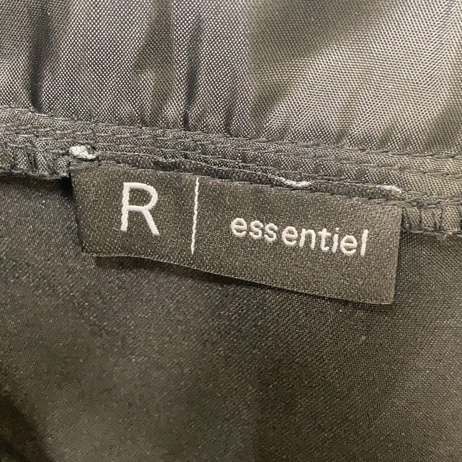 R Essentiel