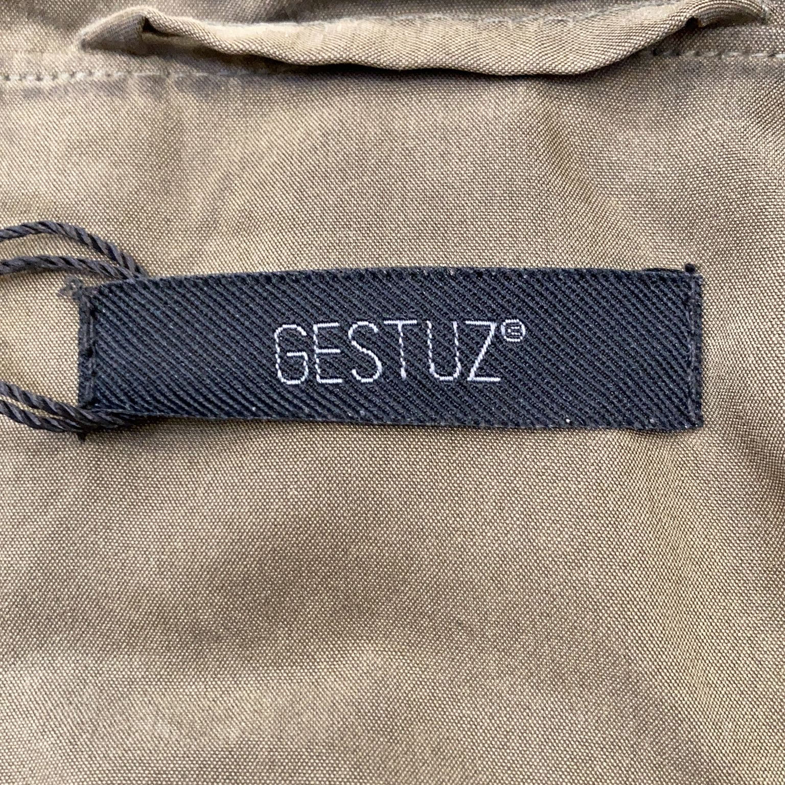 Gestuz