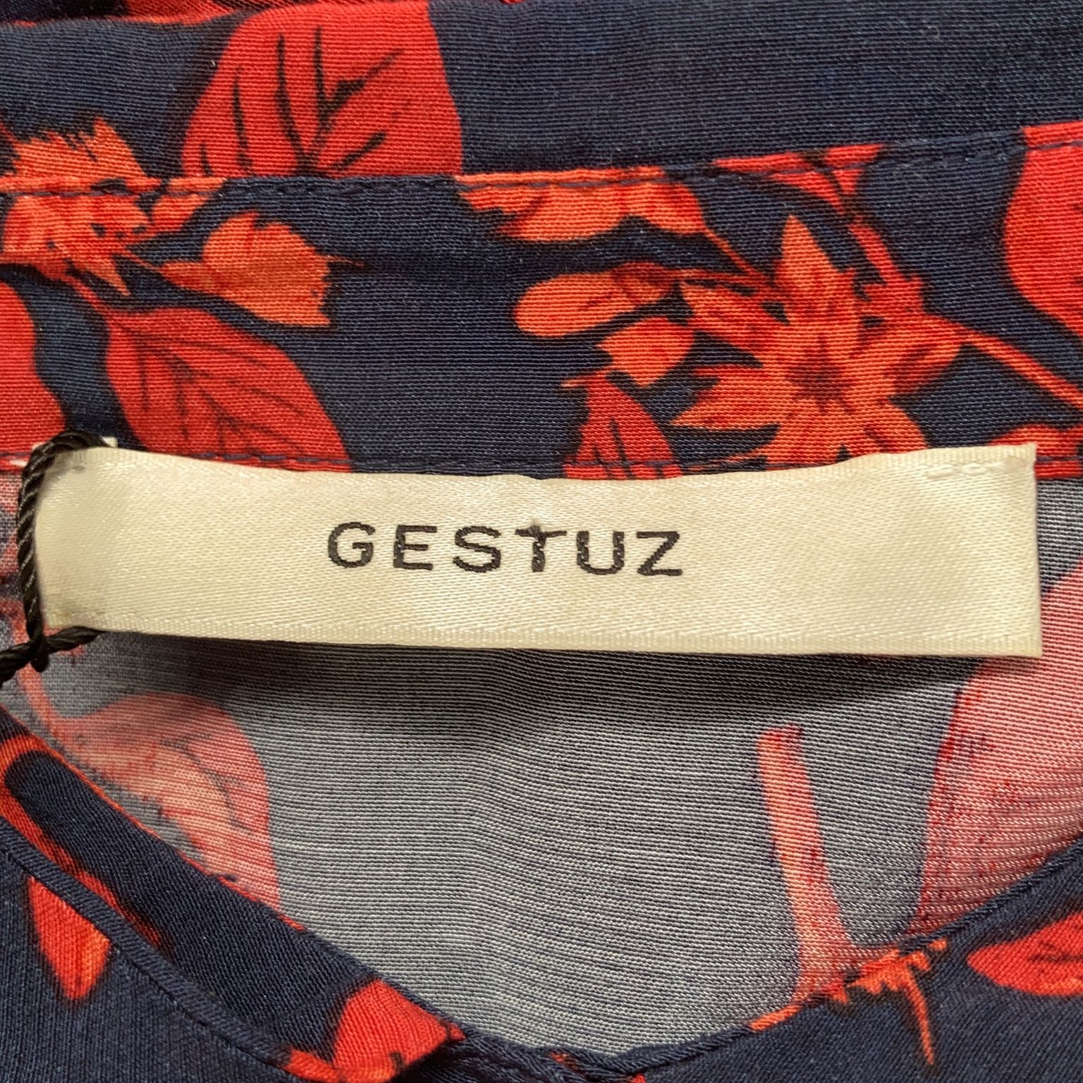 Gestuz