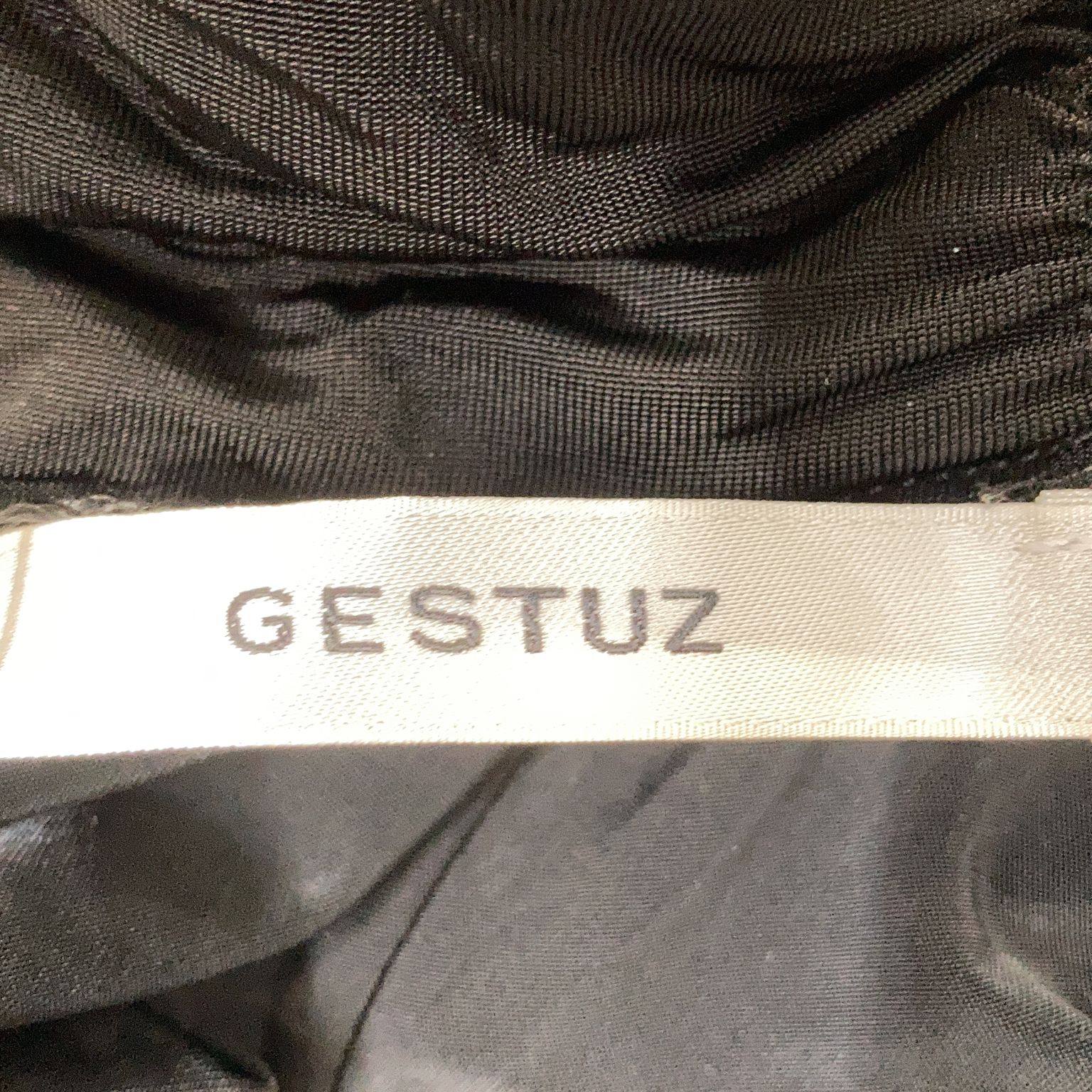 Gestuz