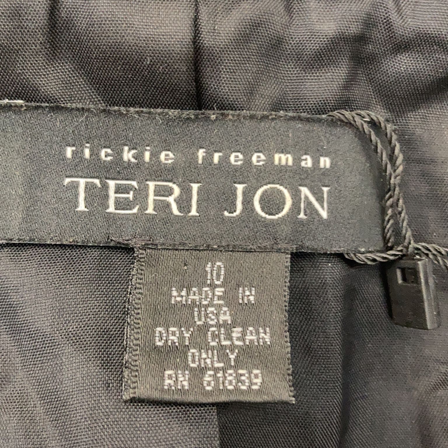 Rickie Freeman for Teri Jon