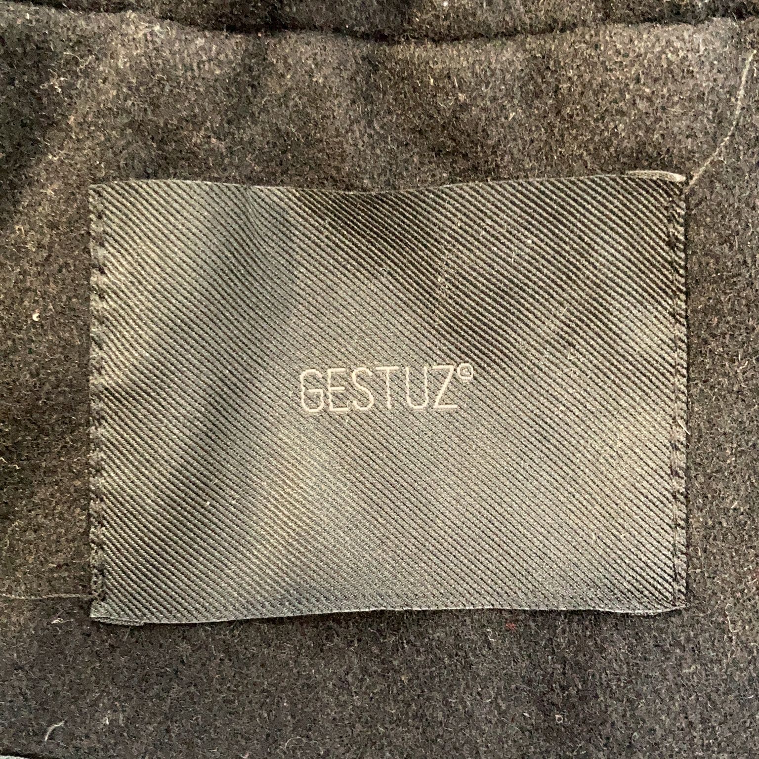 Gestuz