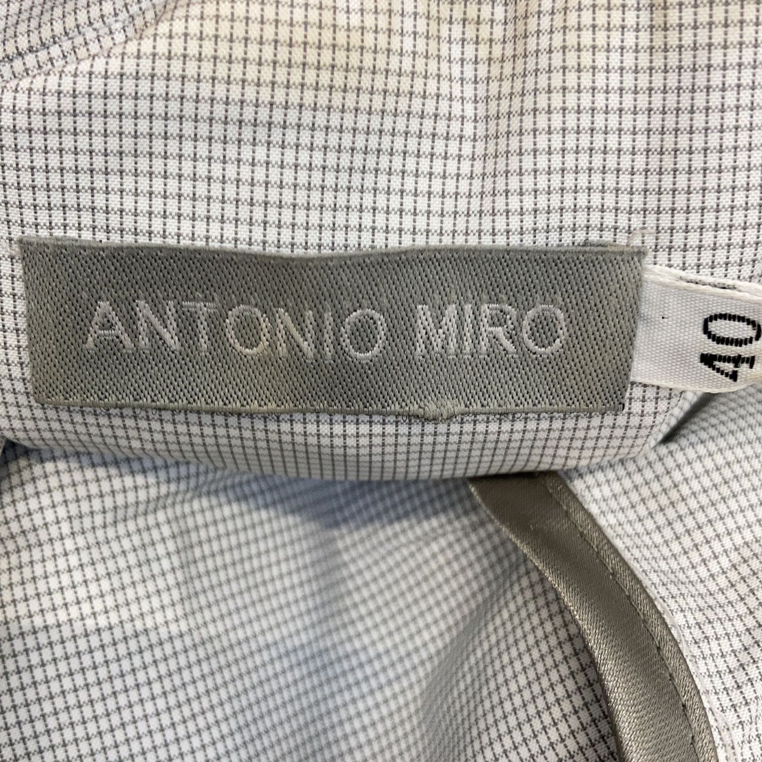 Antonio Miro