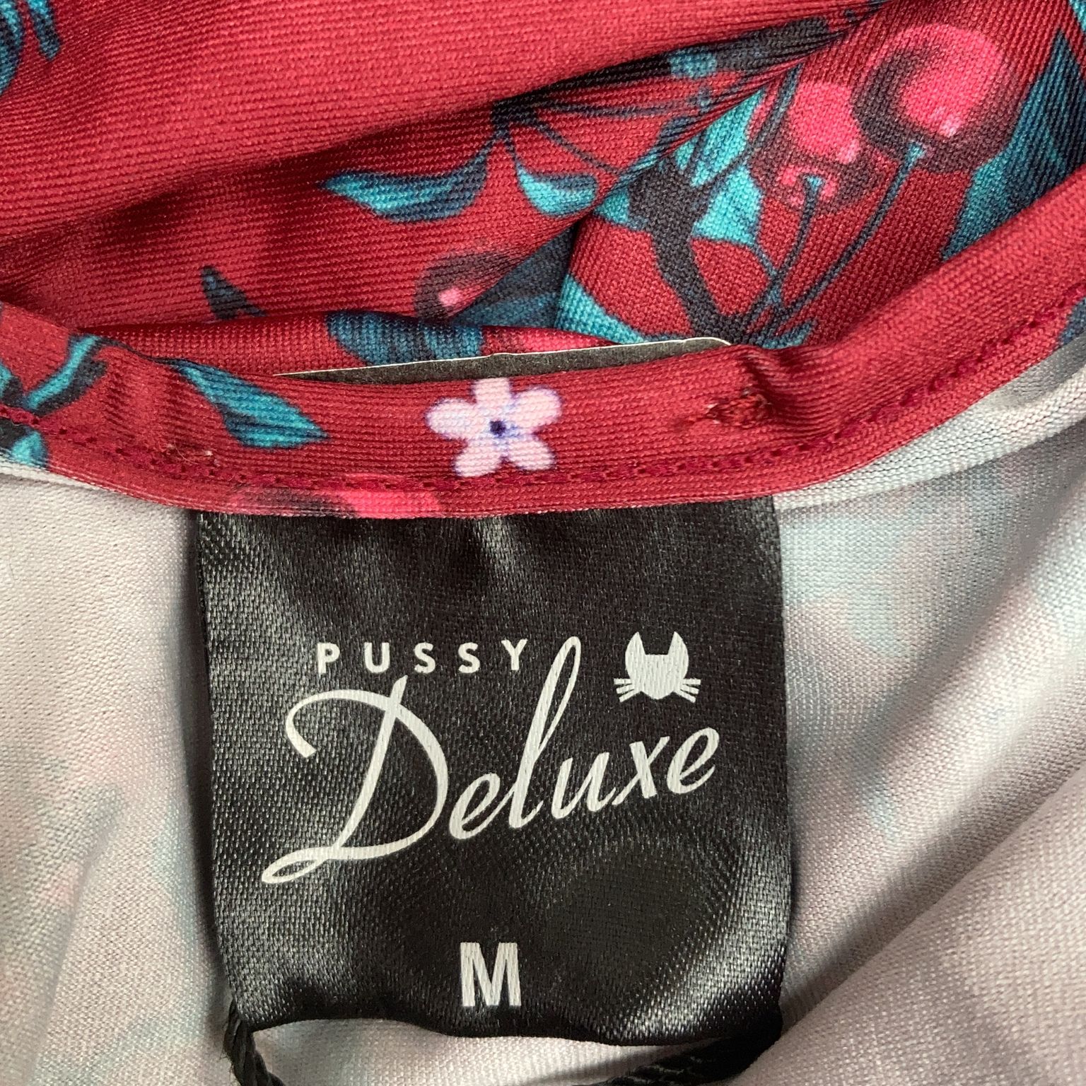 Pussy Deluxe